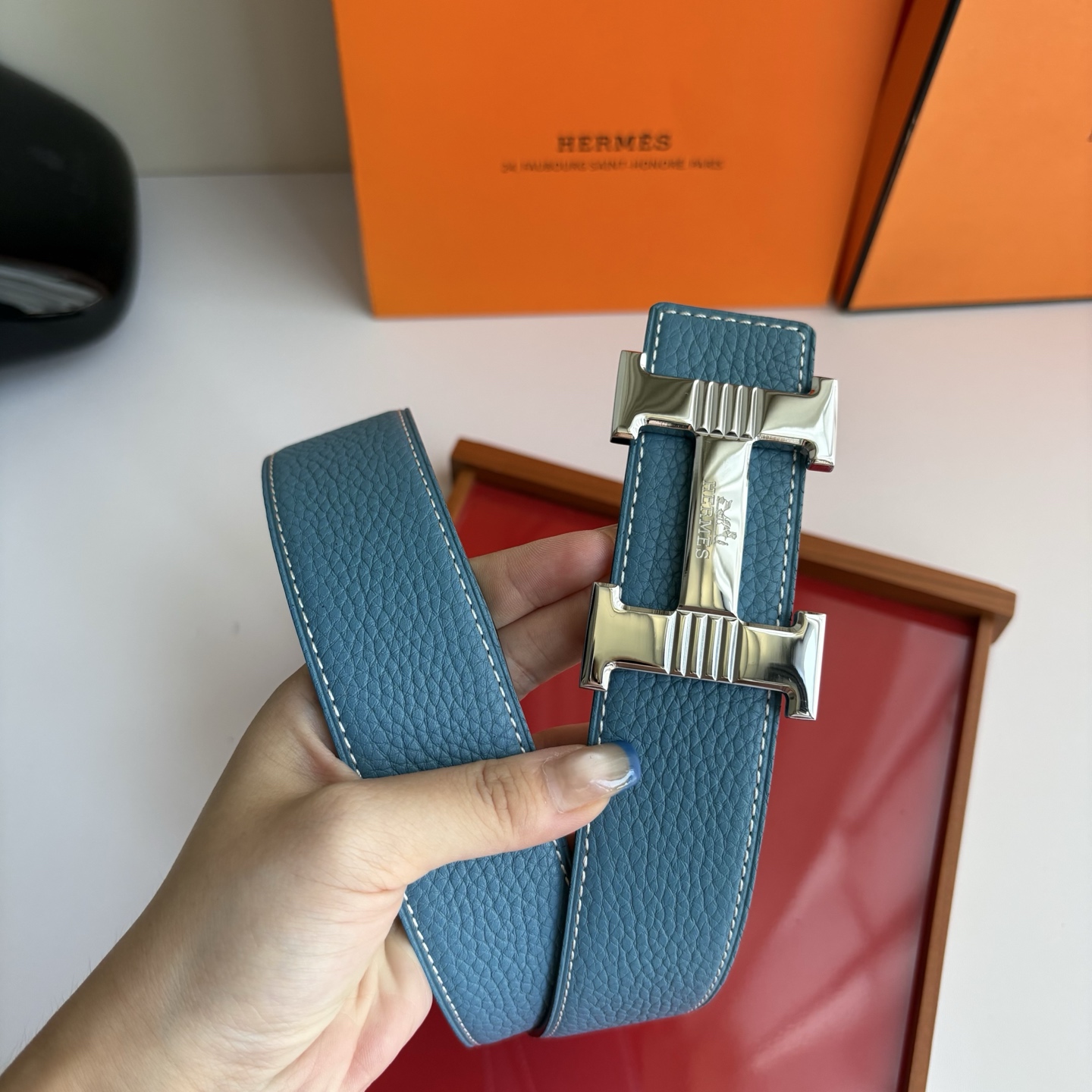 【爱马仕】Hermes 原单爱马仕，宽3.8cm进口原版皮带身，双面可用，精品电镀五金 ！