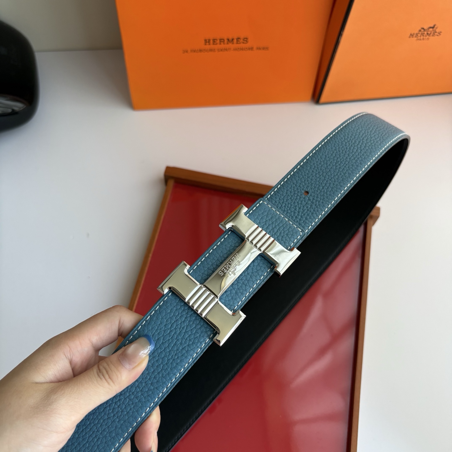 【爱马仕】Hermes 原单爱马仕，宽3.8cm进口原版皮带身，双面可用，精品电镀五金 ！