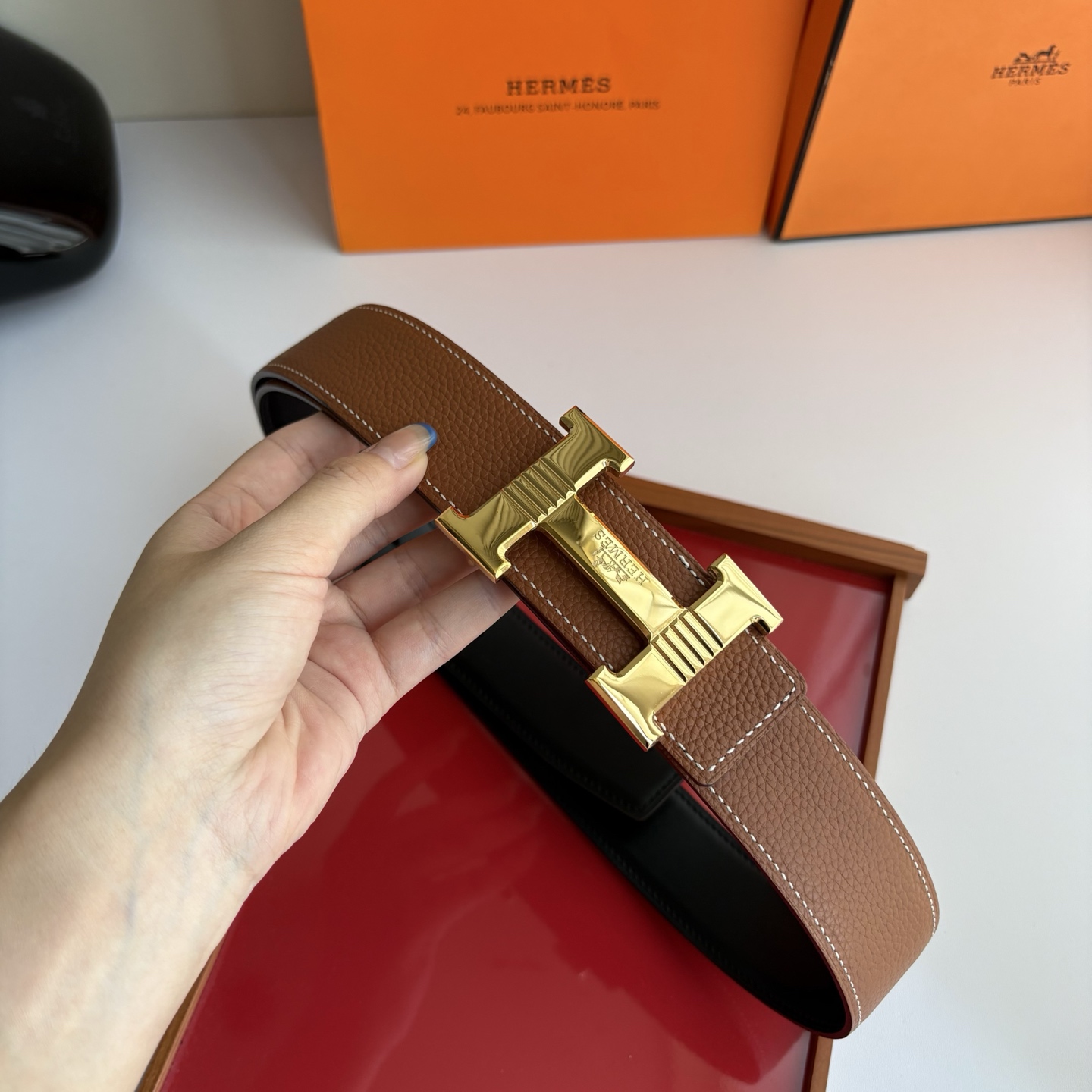 【爱马仕】Hermes 原单爱马仕，宽3.8cm进口原版皮带身，双面可用，精品电镀五金 ！