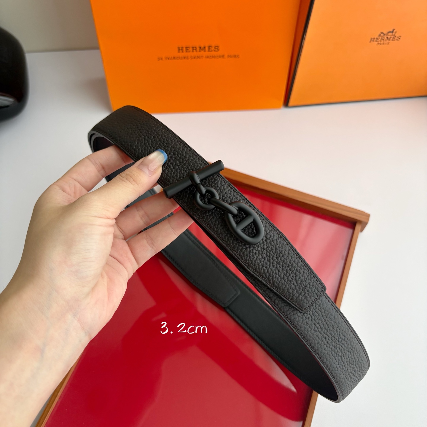【爱马仕】Hermes 原单爱马仕，宽3.2cm进口原版皮带身，双面可两面用，精品电镀五金 ！