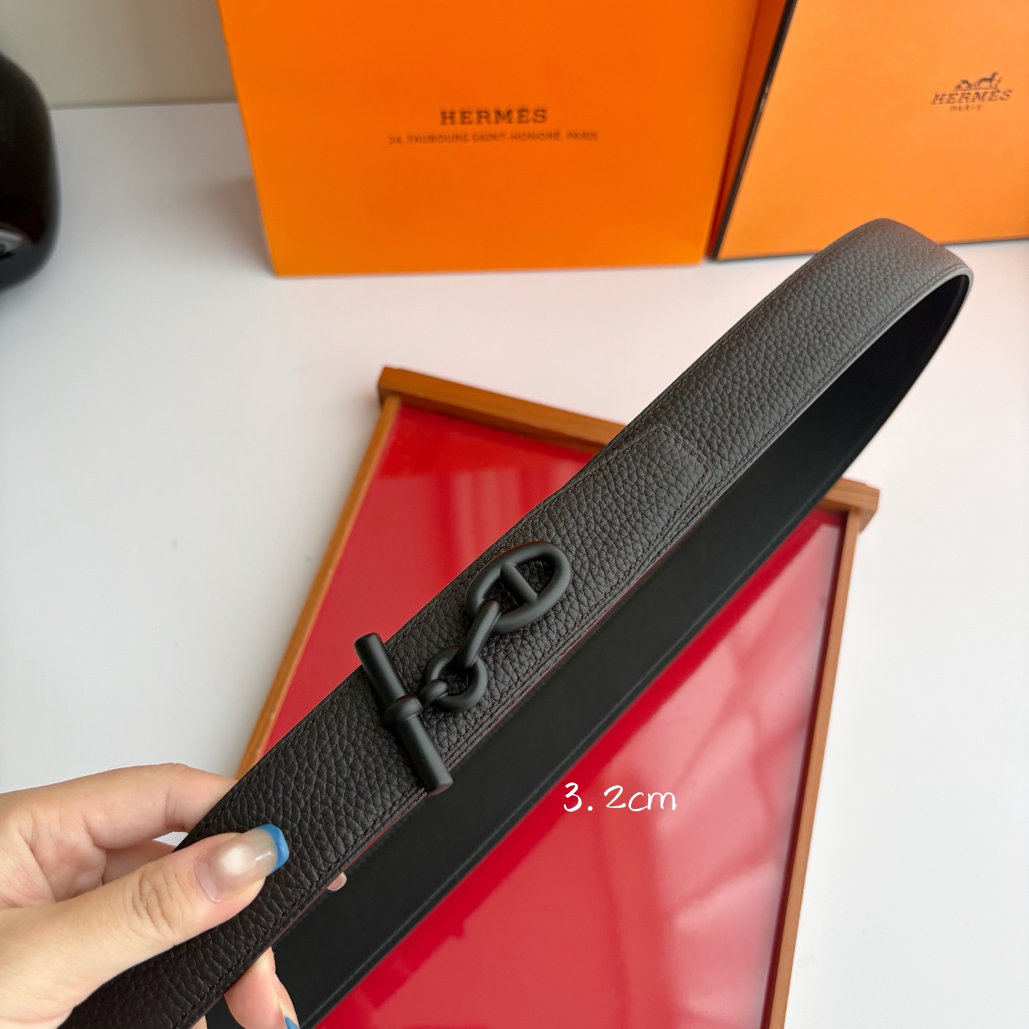 【爱马仕】Hermes 原单爱马仕，宽3.2cm进口原版皮带身，双面可两面用，精品电镀五金 ！