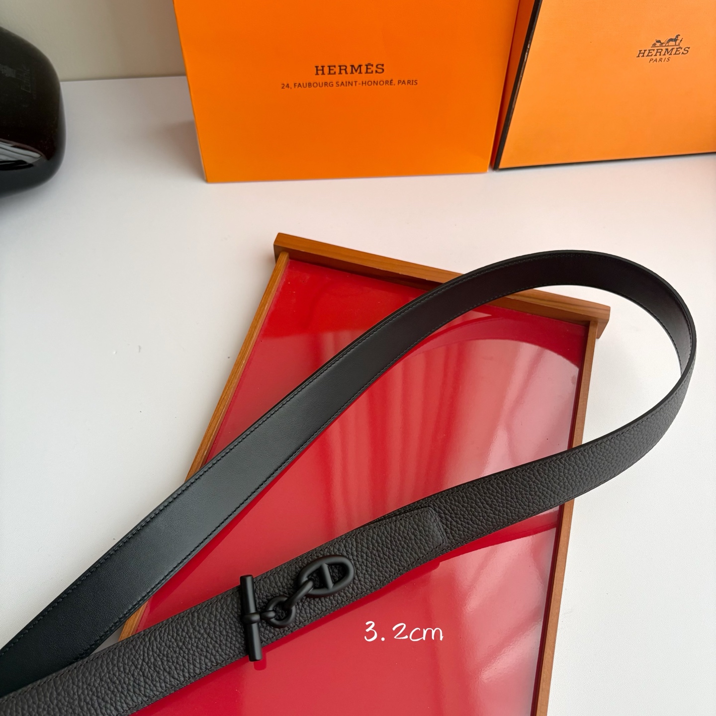 【爱马仕】Hermes 原单爱马仕，宽3.2cm进口原版皮带身，双面可两面用，精品电镀五金 ！
