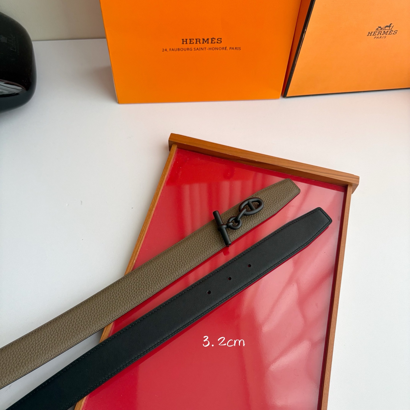 【爱马仕】Hermes 原单爱马仕，宽3.2cm进口原版皮带身，双面可两面用，精品电镀五金 ！
