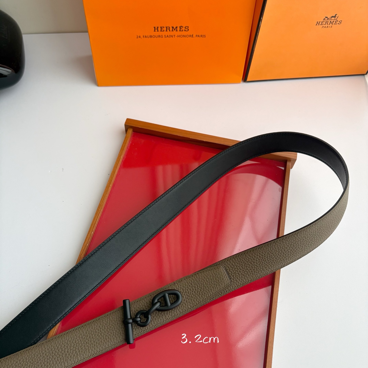 【爱马仕】Hermes 原单爱马仕，宽3.2cm进口原版皮带身，双面可两面用，精品电镀五金 ！