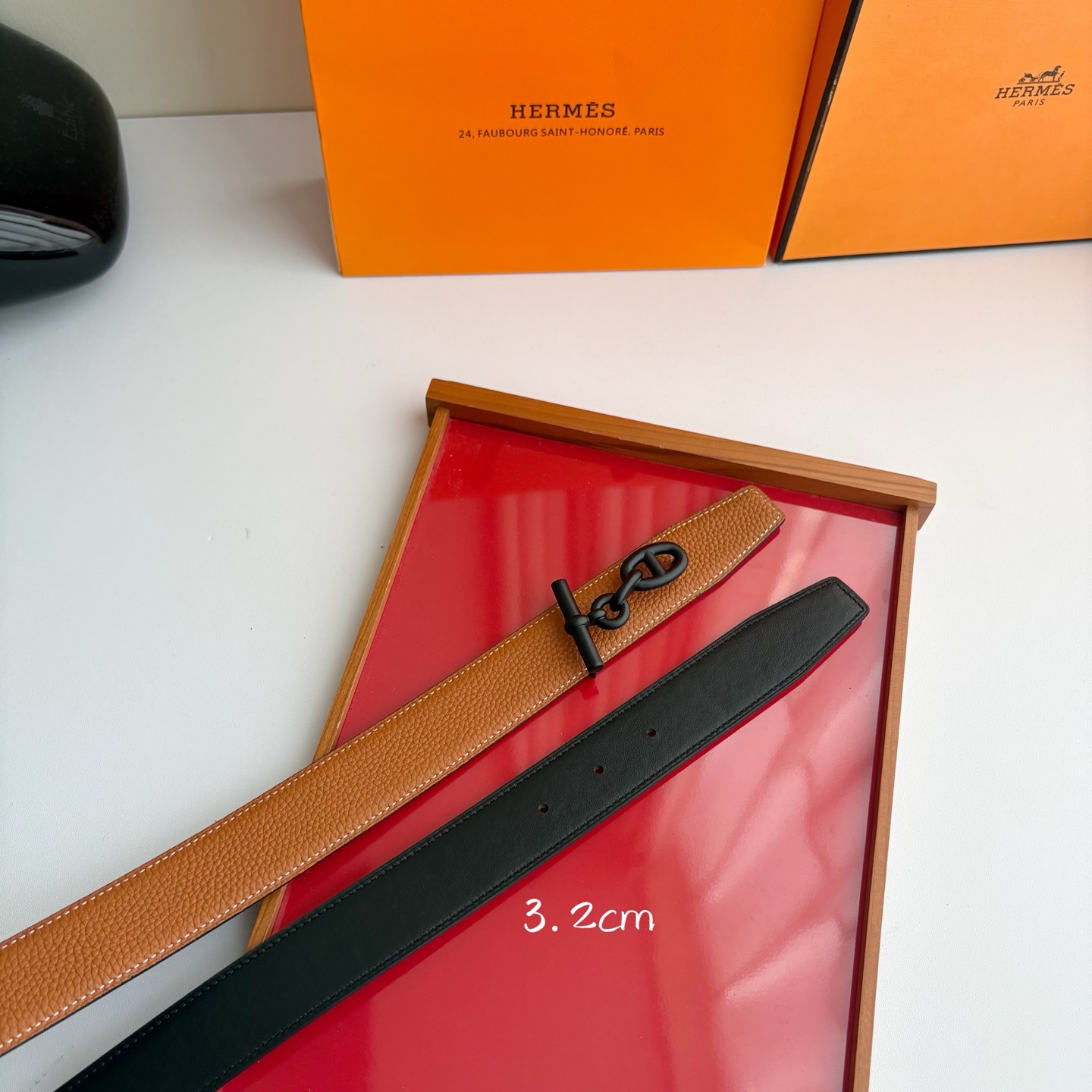 【爱马仕】Hermes 原单爱马仕，宽3.2cm进口原版皮带身，双面可两面用，精品电镀五金 ！