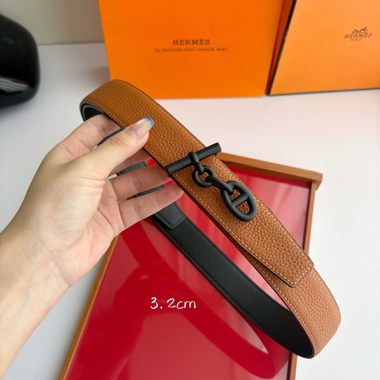 【爱马仕】Hermes 原单爱马仕，宽3.2cm进口原版皮带身，双面可两面用，精品电镀五金 ！