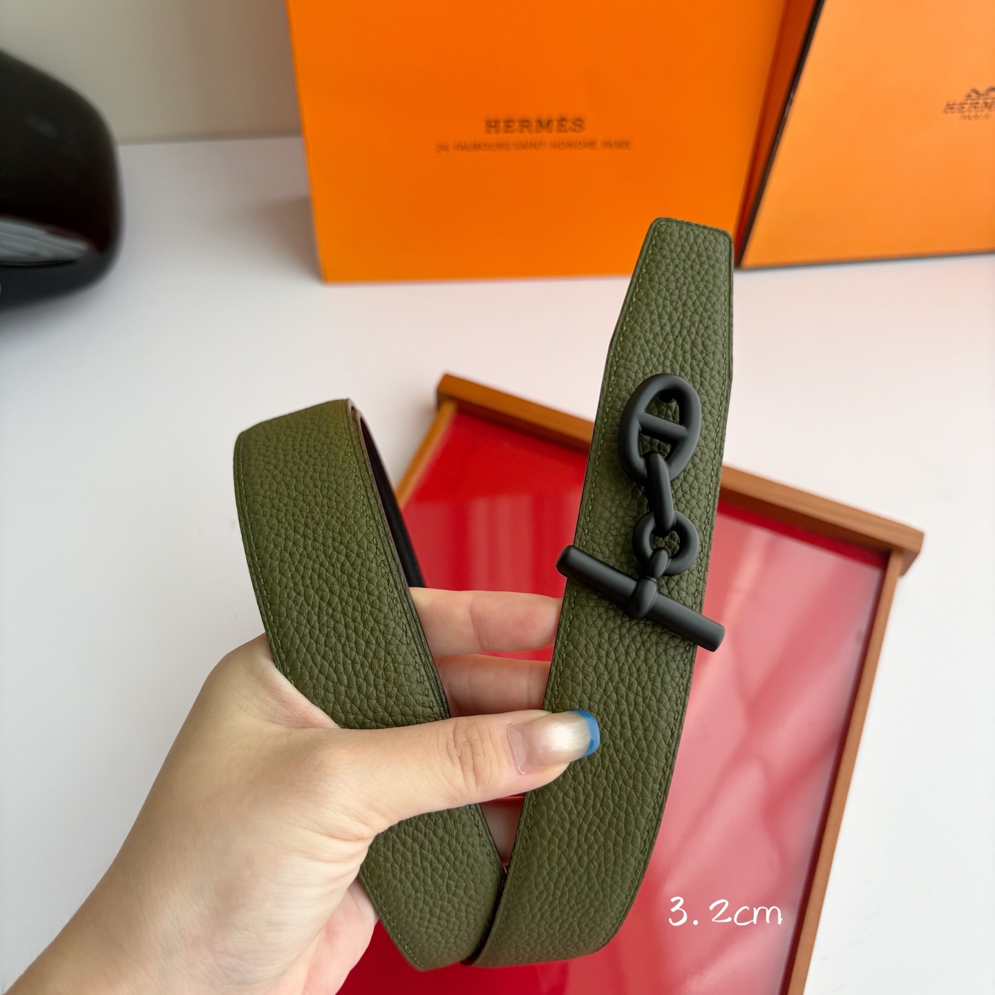 【爱马仕】Hermes 原单爱马仕，宽3.2cm进口原版皮带身，双面可两面用，精品电镀五金 ！