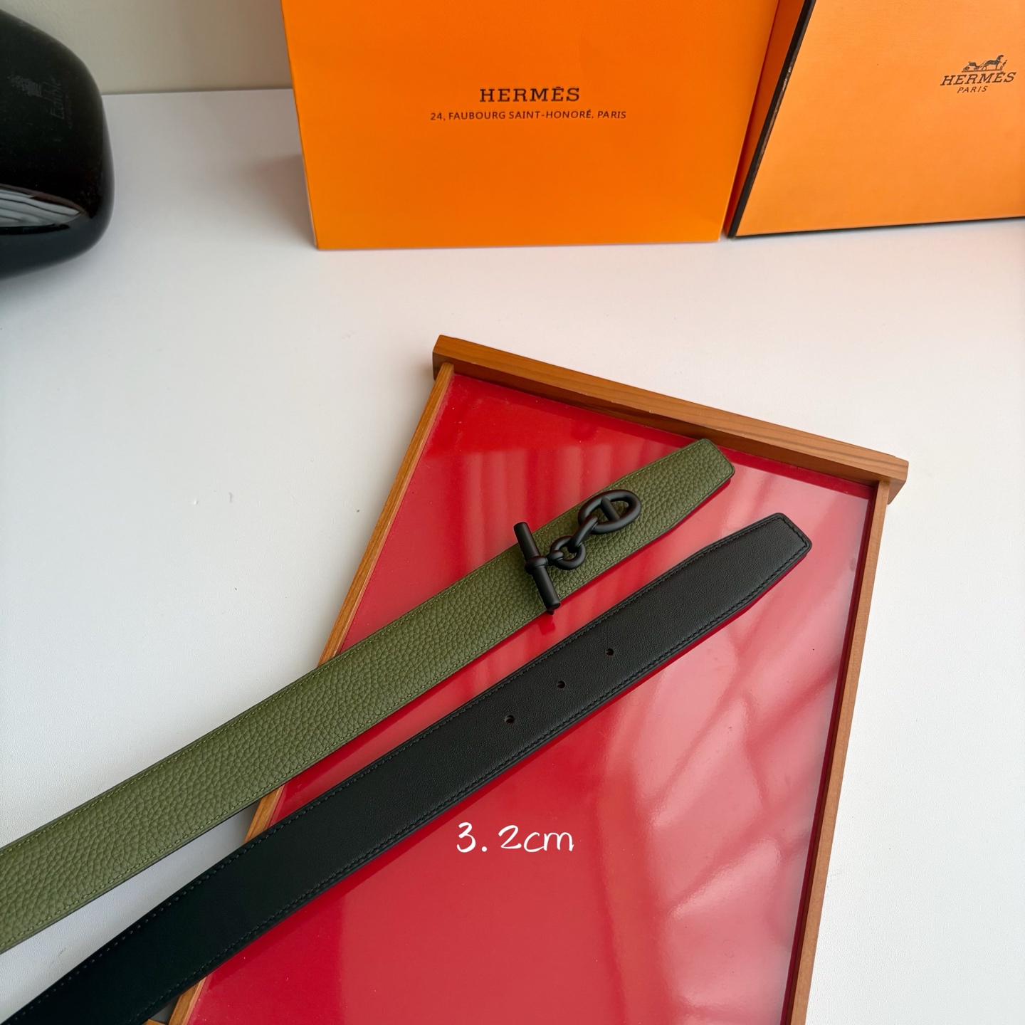【爱马仕】Hermes 原单爱马仕，宽3.2cm进口原版皮带身，双面可两面用，精品电镀五金 ！