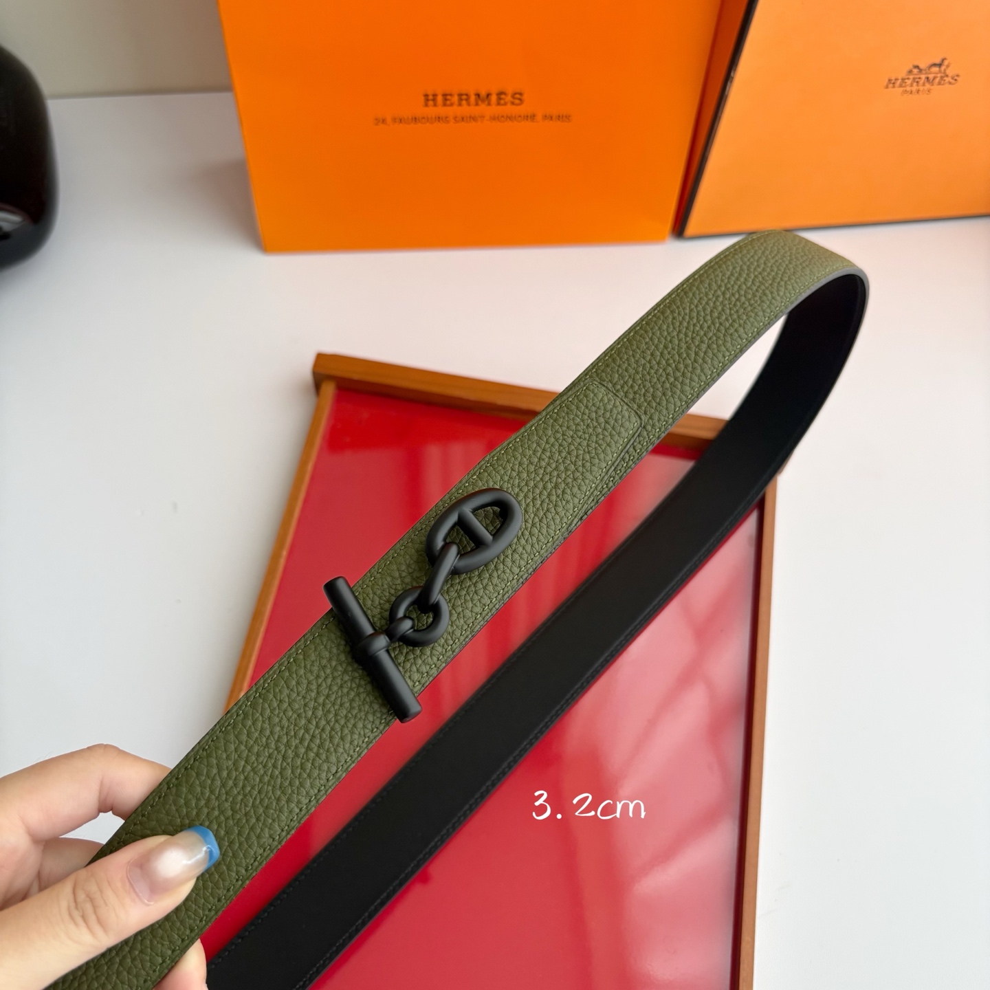 【爱马仕】Hermes 原单爱马仕，宽3.2cm进口原版皮带身，双面可两面用，精品电镀五金 ！