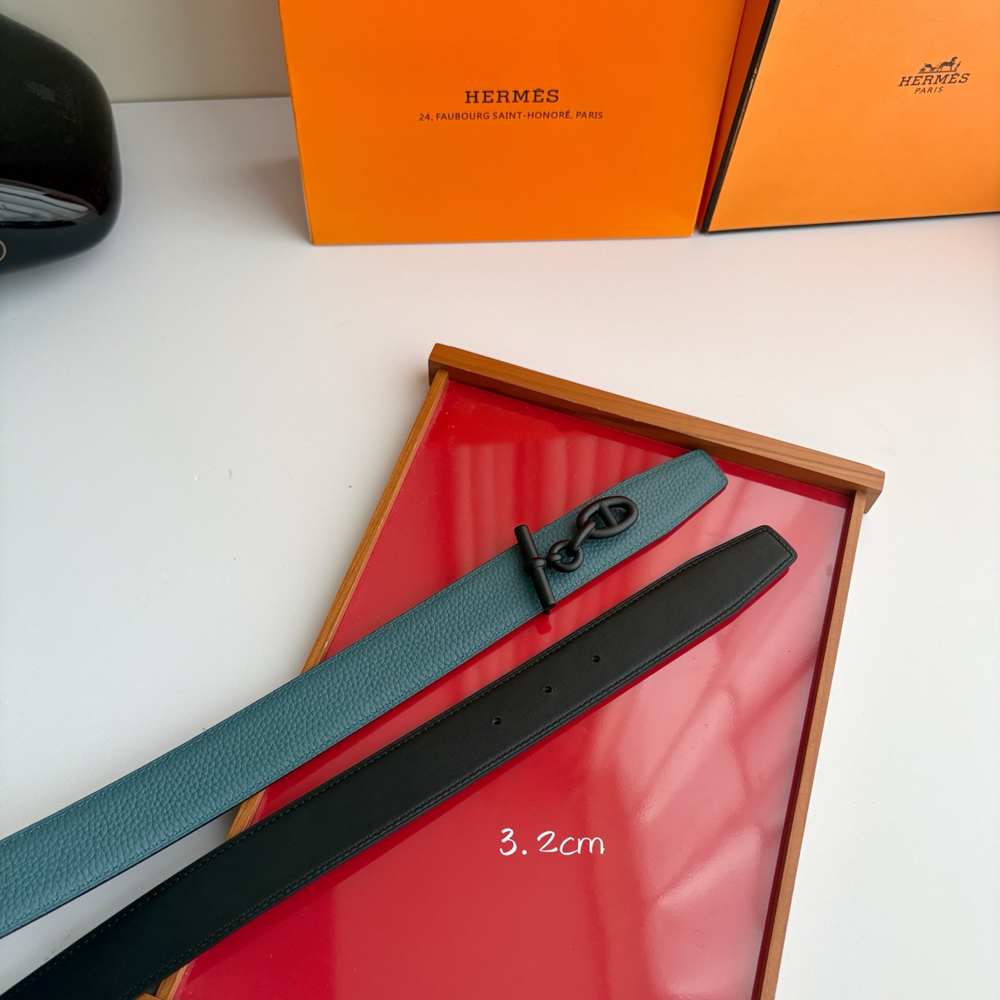 【爱马仕】Hermes 原单爱马仕，宽3.2cm进口原版皮带身，双面可两面用，精品电镀五金 ！
