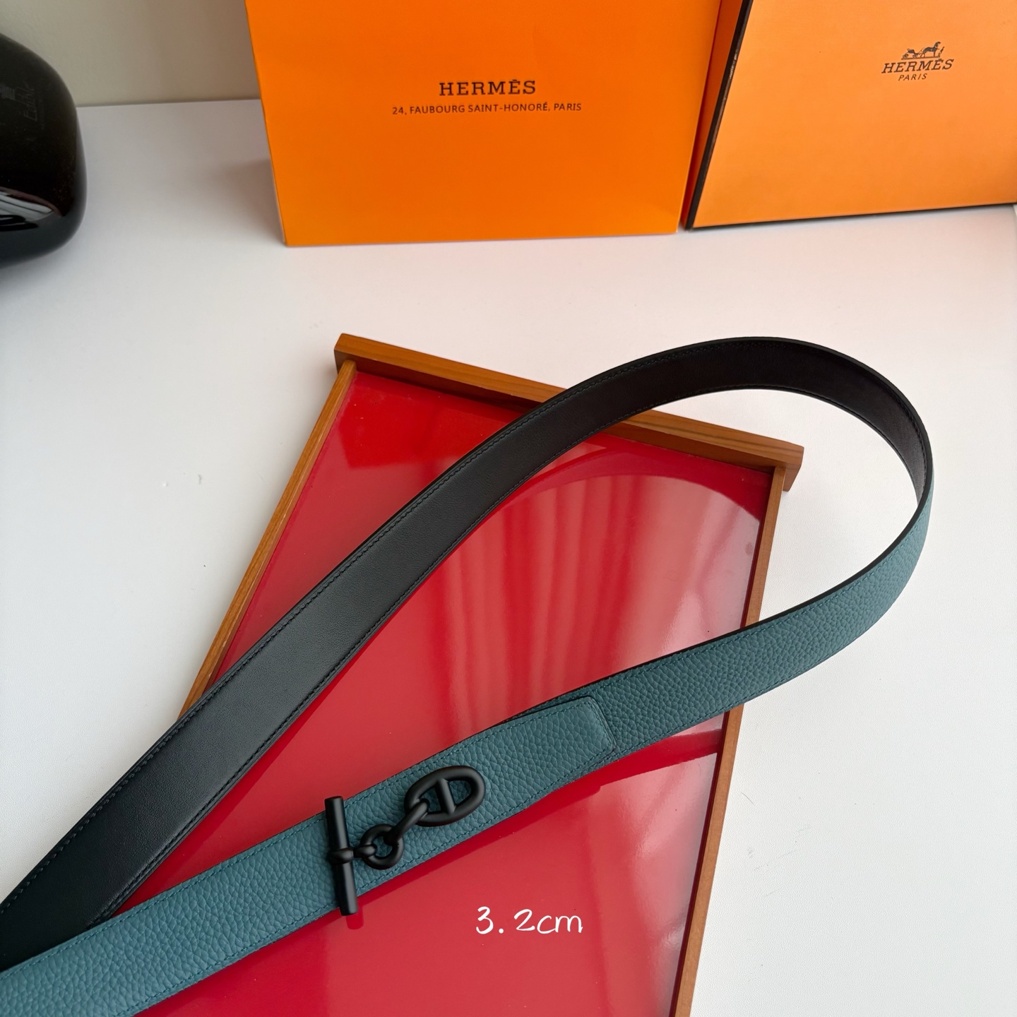 【爱马仕】Hermes 原单爱马仕，宽3.2cm进口原版皮带身，双面可两面用，精品电镀五金 ！