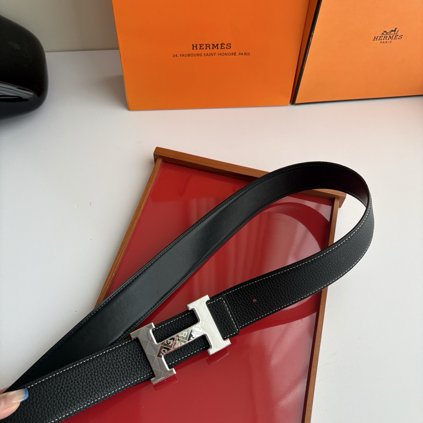 【爱马仕】Hermes 原单爱马仕，宽3.8cm进口原版皮带身，双面可两面用，精品电镀五金 ！