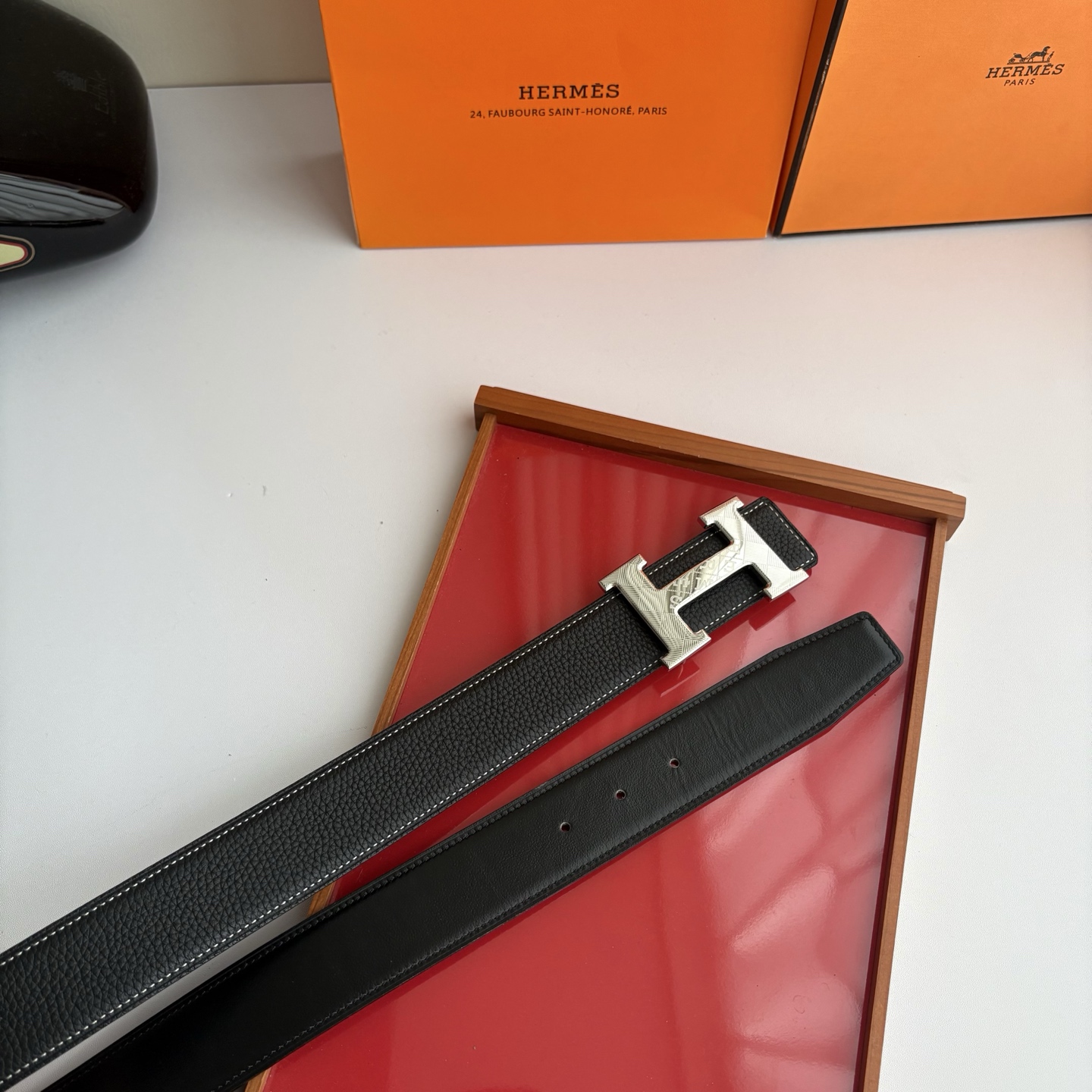 【爱马仕】Hermes 原单爱马仕，宽3.8cm进口原版皮带身，双面可两面用，精品电镀五金 ！