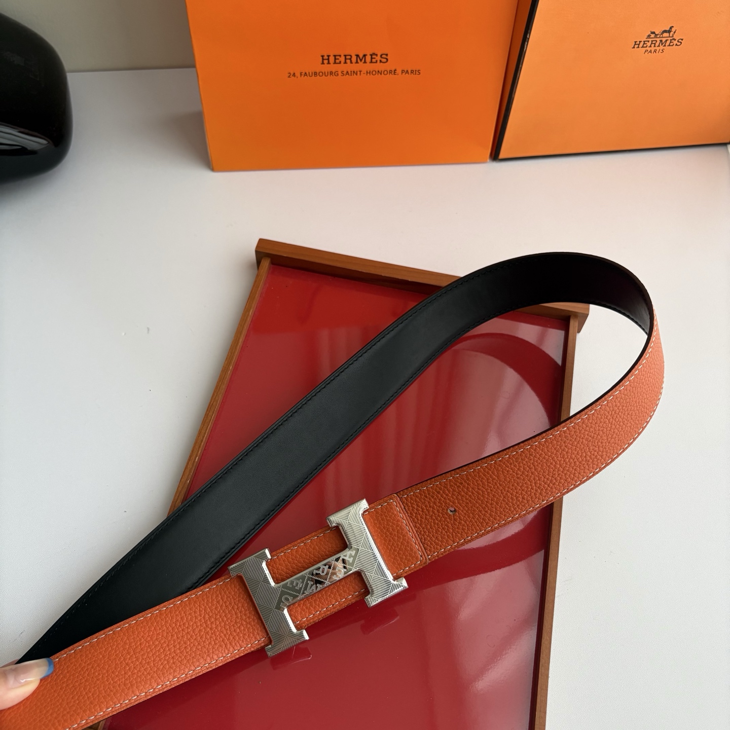 【爱马仕】Hermes 原单爱马仕，宽3.8cm进口原版皮带身，双面可两面用，精品电镀五金 ！