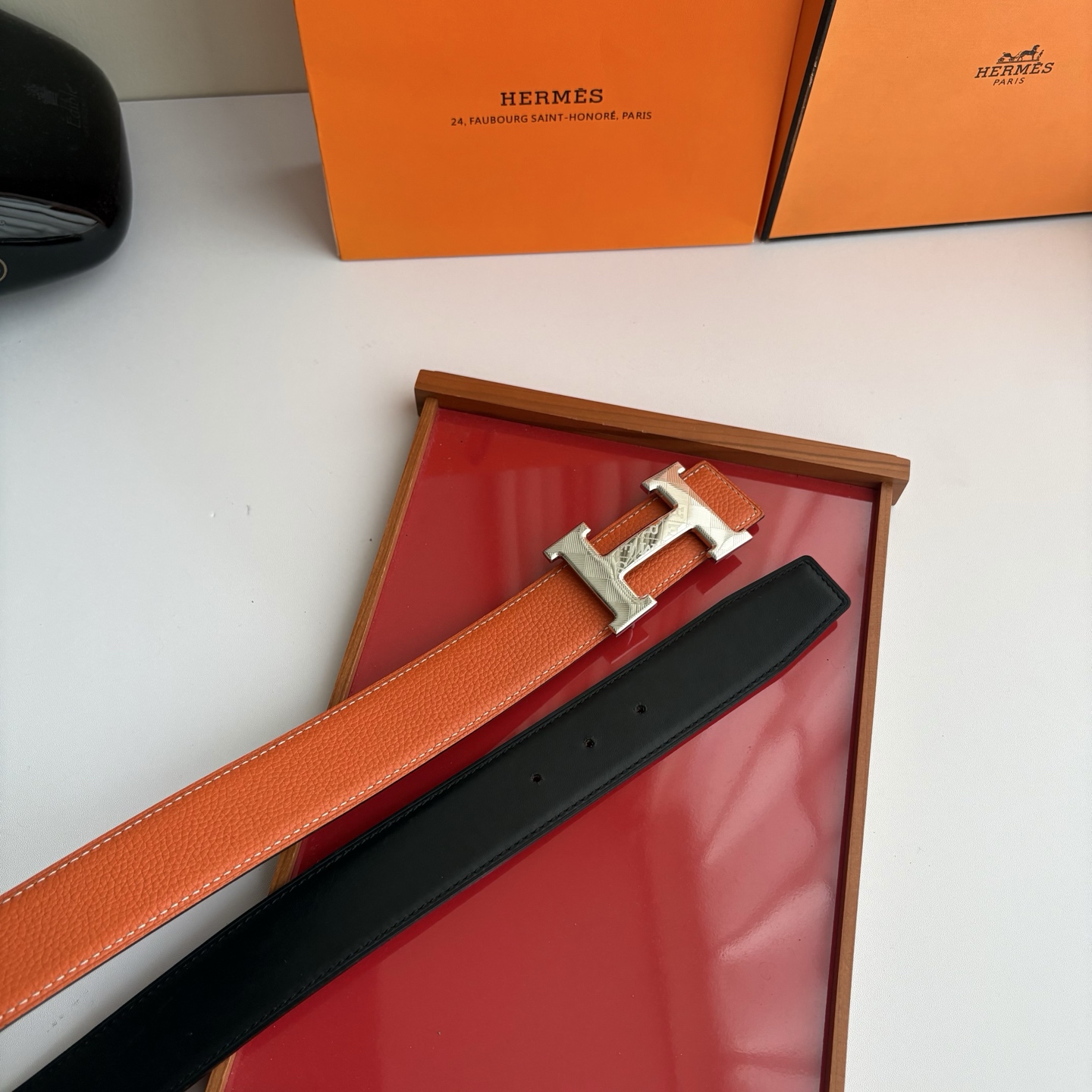 【爱马仕】Hermes 原单爱马仕，宽3.8cm进口原版皮带身，双面可两面用，精品电镀五金 ！