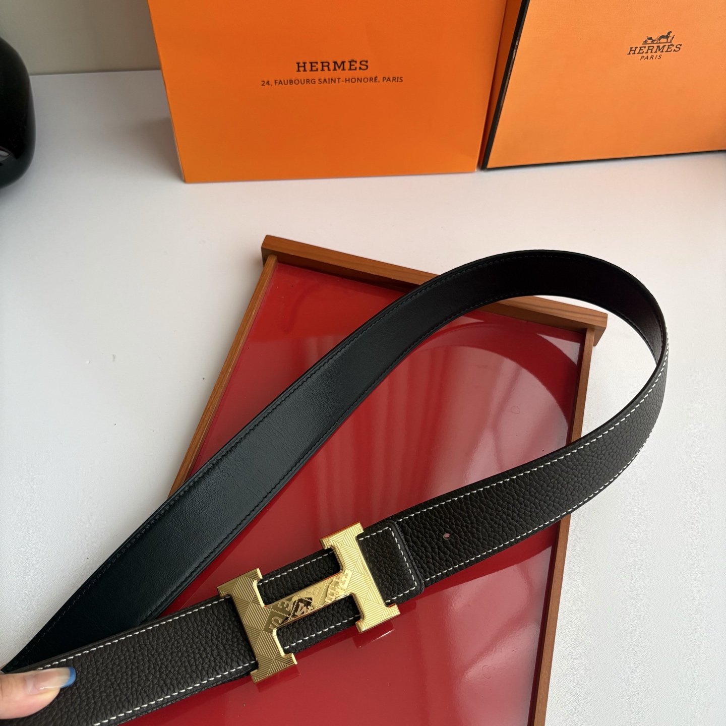 【爱马仕】Hermes 原单爱马仕，宽3.8cm进口原版皮带身，双面可两面用，精品电镀五金 ！