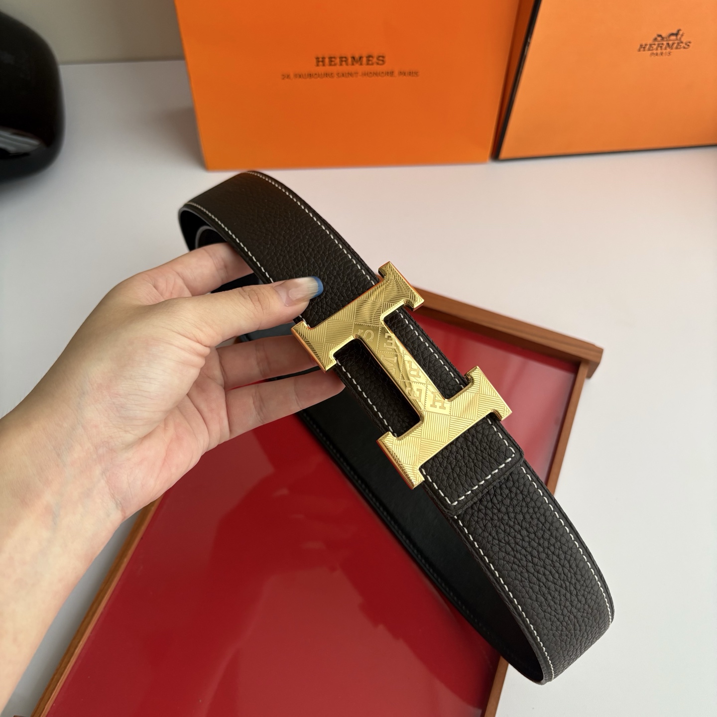 【爱马仕】Hermes 原单爱马仕，宽3.8cm进口原版皮带身，双面可两面用，精品电镀五金 ！