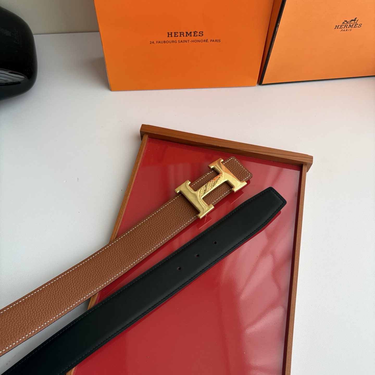 【爱马仕】Hermes 原单爱马仕，宽3.8cm进口原版皮带身，双面可两面用，精品电镀五金 ！