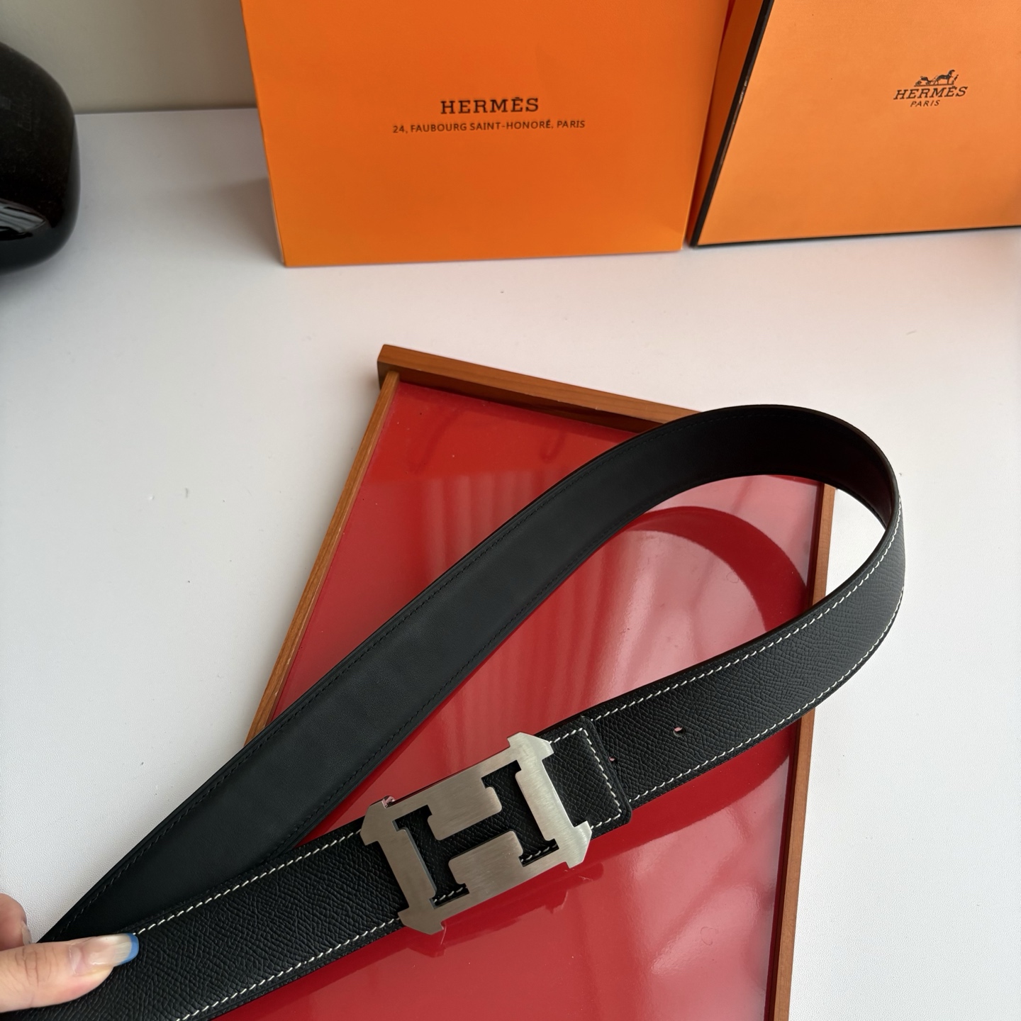 【爱马仕】Hermes 原单爱马仕，宽3.8cm进口原版皮带身，双面可两面用，精品电镀五金 ！