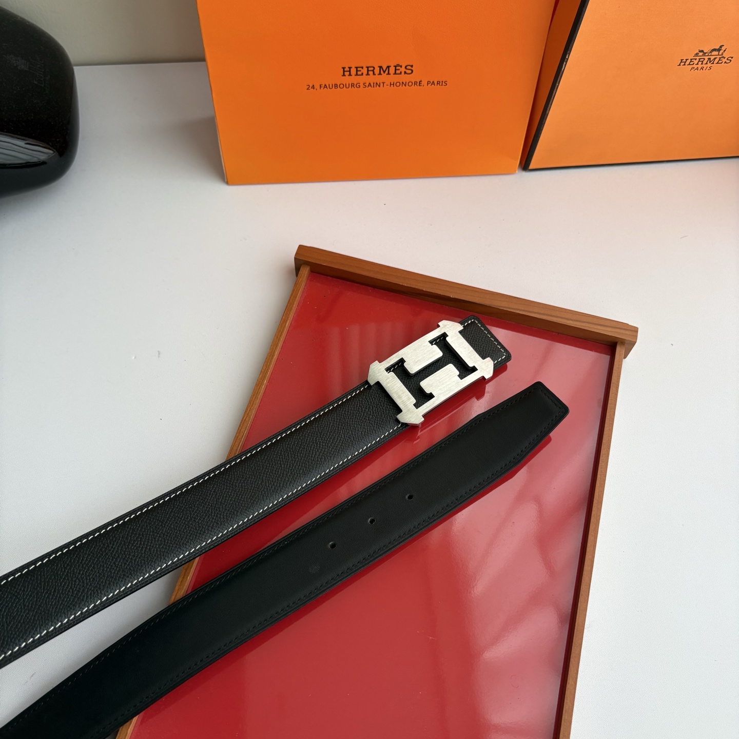 【爱马仕】Hermes 原单爱马仕，宽3.8cm进口原版皮带身，双面可两面用，精品电镀五金 ！