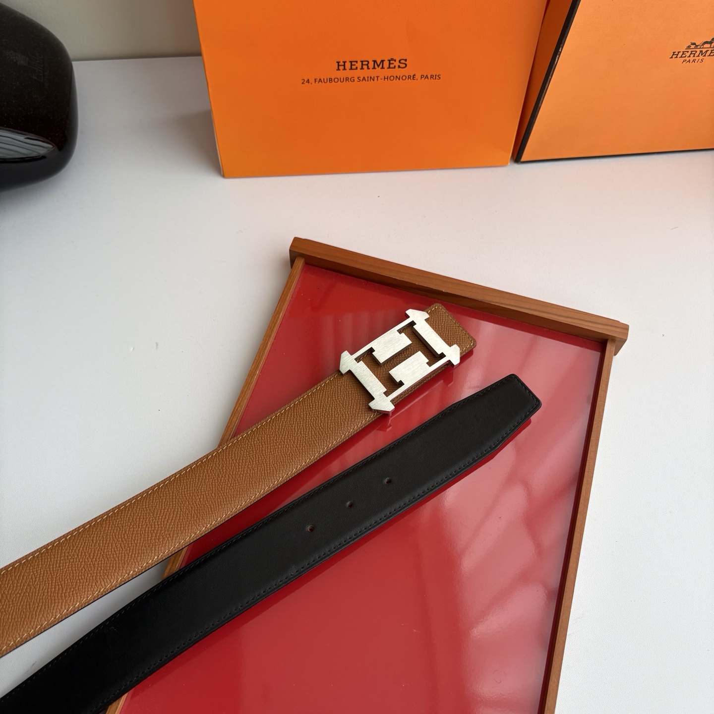 【爱马仕】Hermes 原单爱马仕，宽3.8cm进口原版皮带身，双面可两面用，精品电镀五金 ！