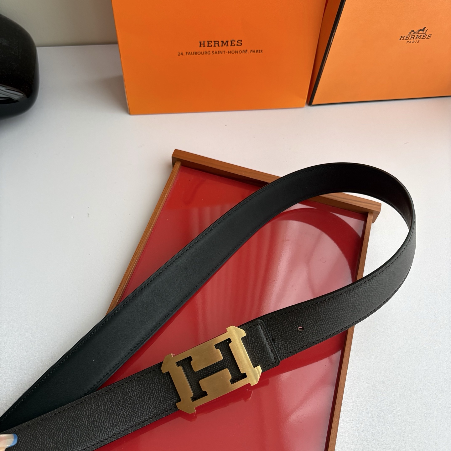 【爱马仕】Hermes 原单爱马仕，宽3.8cm进口原版皮带身，双面可两面用，精品电镀五金 ！