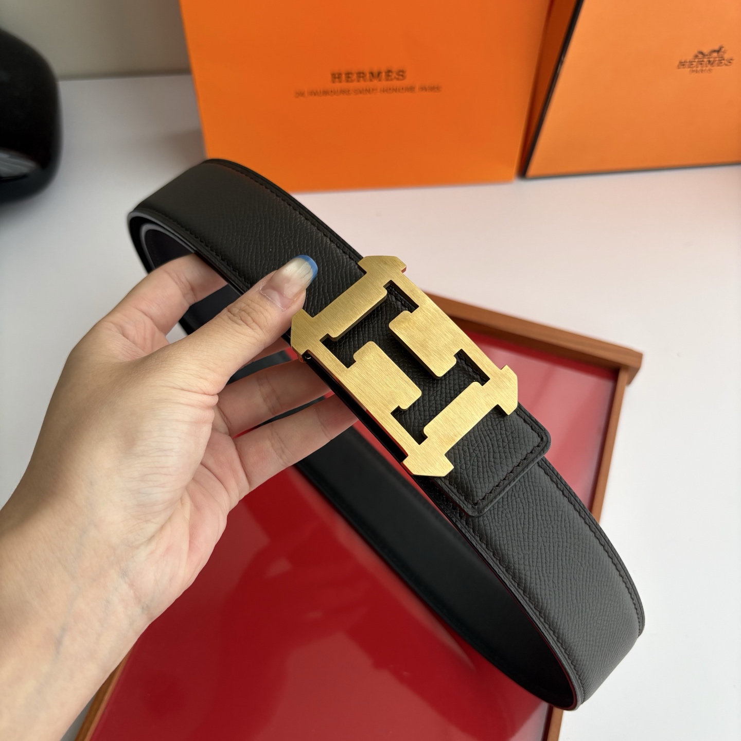 【爱马仕】Hermes 原单爱马仕，宽3.8cm进口原版皮带身，双面可两面用，精品电镀五金 ！