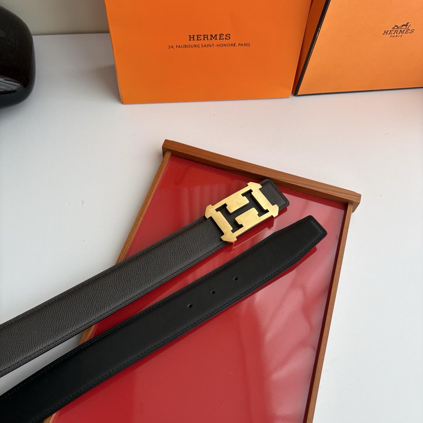 【爱马仕】Hermes 原单爱马仕，宽3.8cm进口原版皮带身，双面可两面用，精品电镀五金 ！