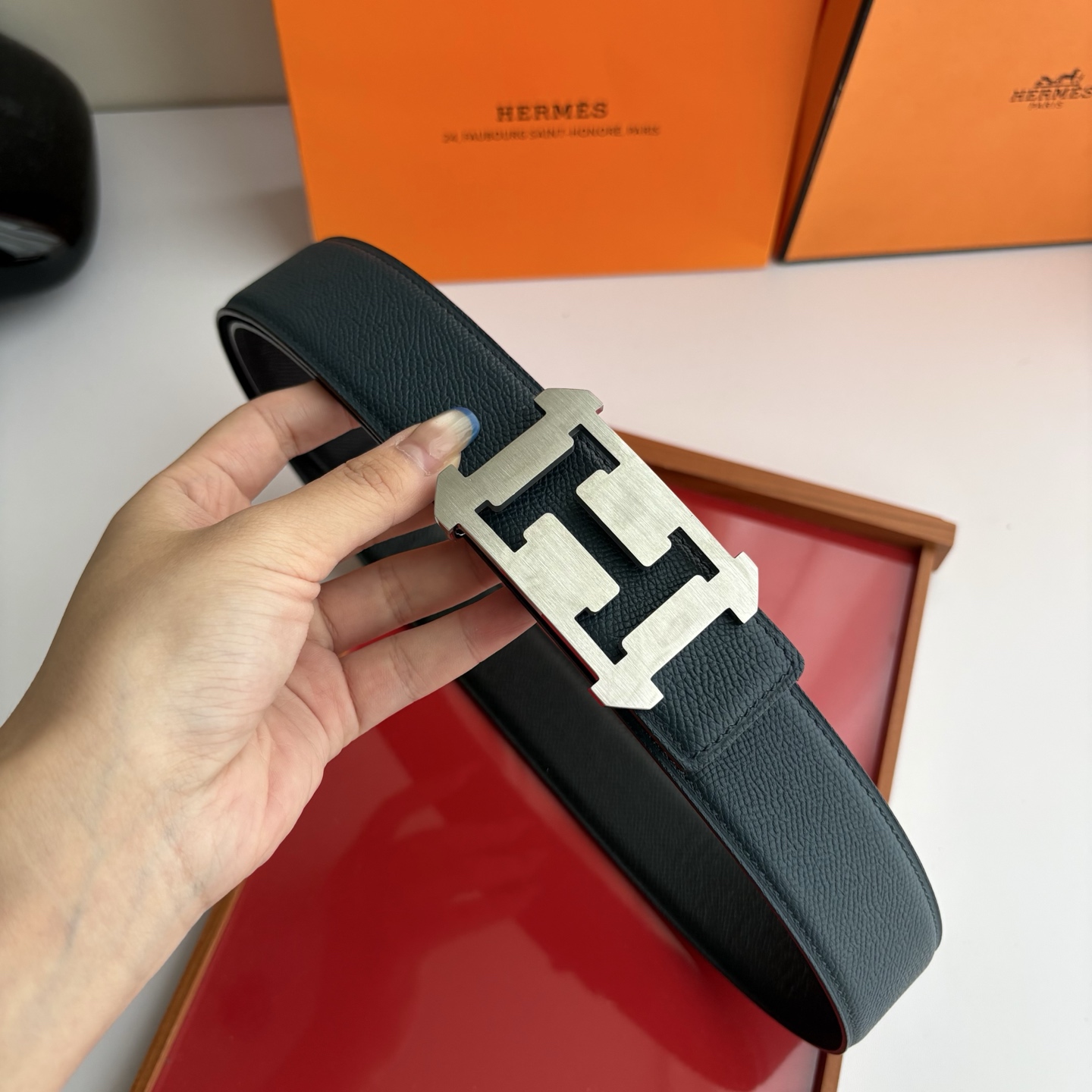 【爱马仕】Hermes 原单爱马仕，宽3.8cm进口原版皮带身，双面可两面用，精品电镀五金 ！