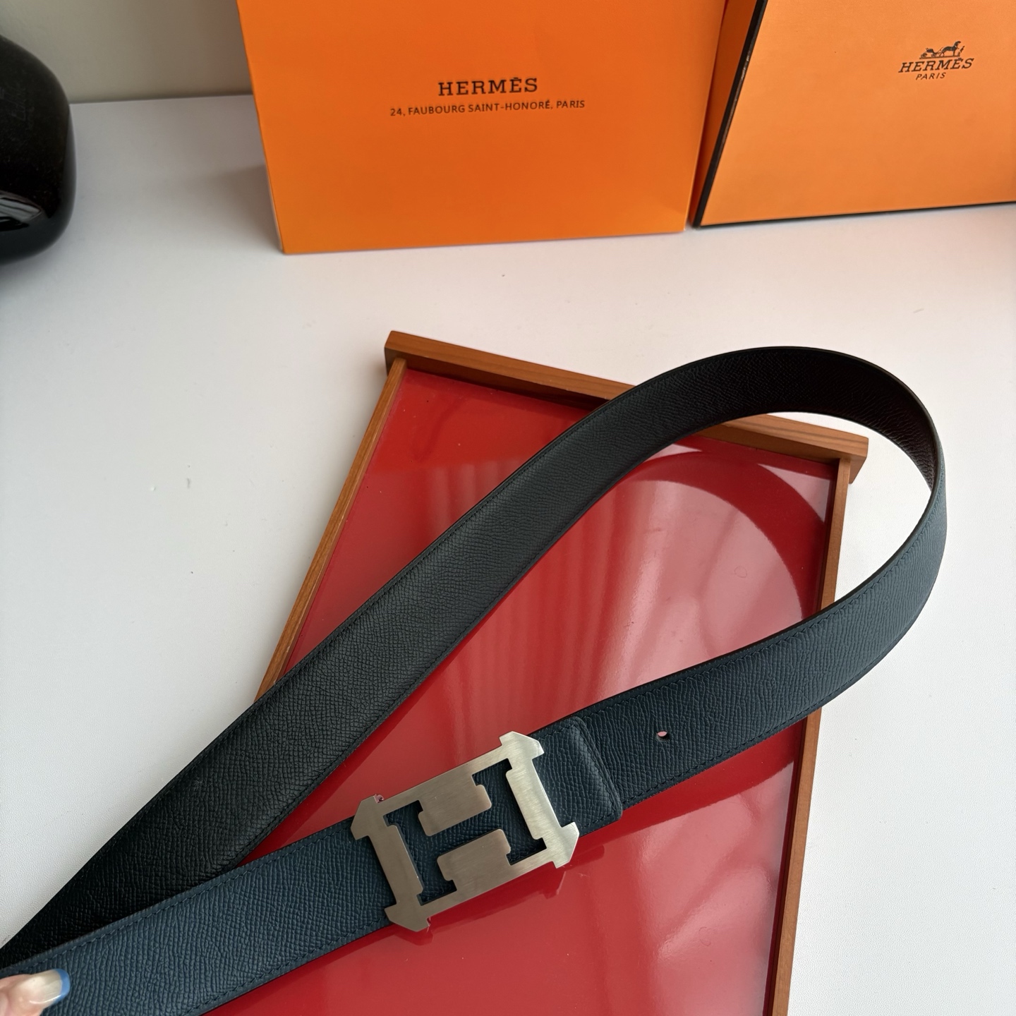 【爱马仕】Hermes 原单爱马仕，宽3.8cm进口原版皮带身，双面可两面用，精品电镀五金 ！