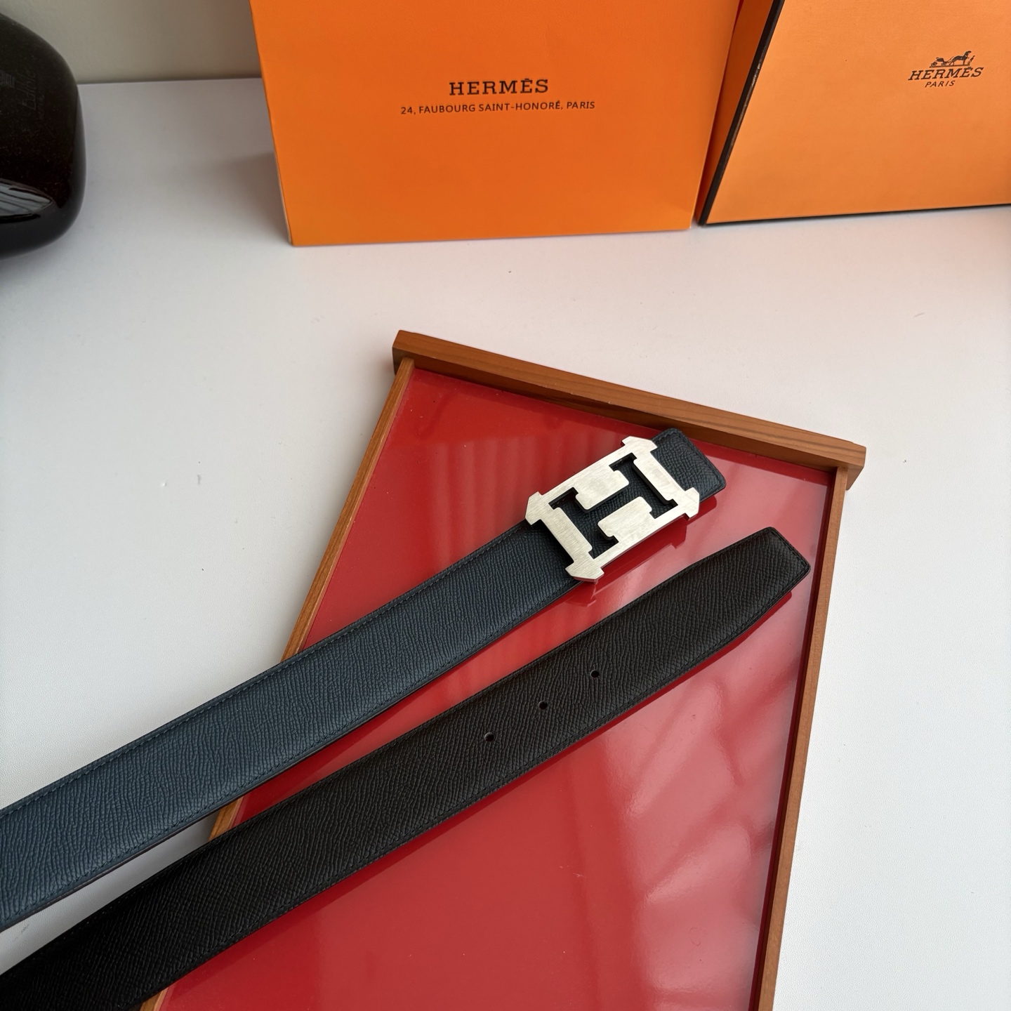 【爱马仕】Hermes 原单爱马仕，宽3.8cm进口原版皮带身，双面可两面用，精品电镀五金 ！