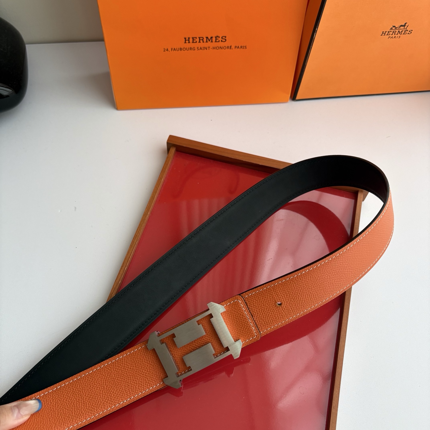【爱马仕】Hermes 原单爱马仕，宽3.8cm进口原版皮带身，双面可两面用，精品电镀五金 ！