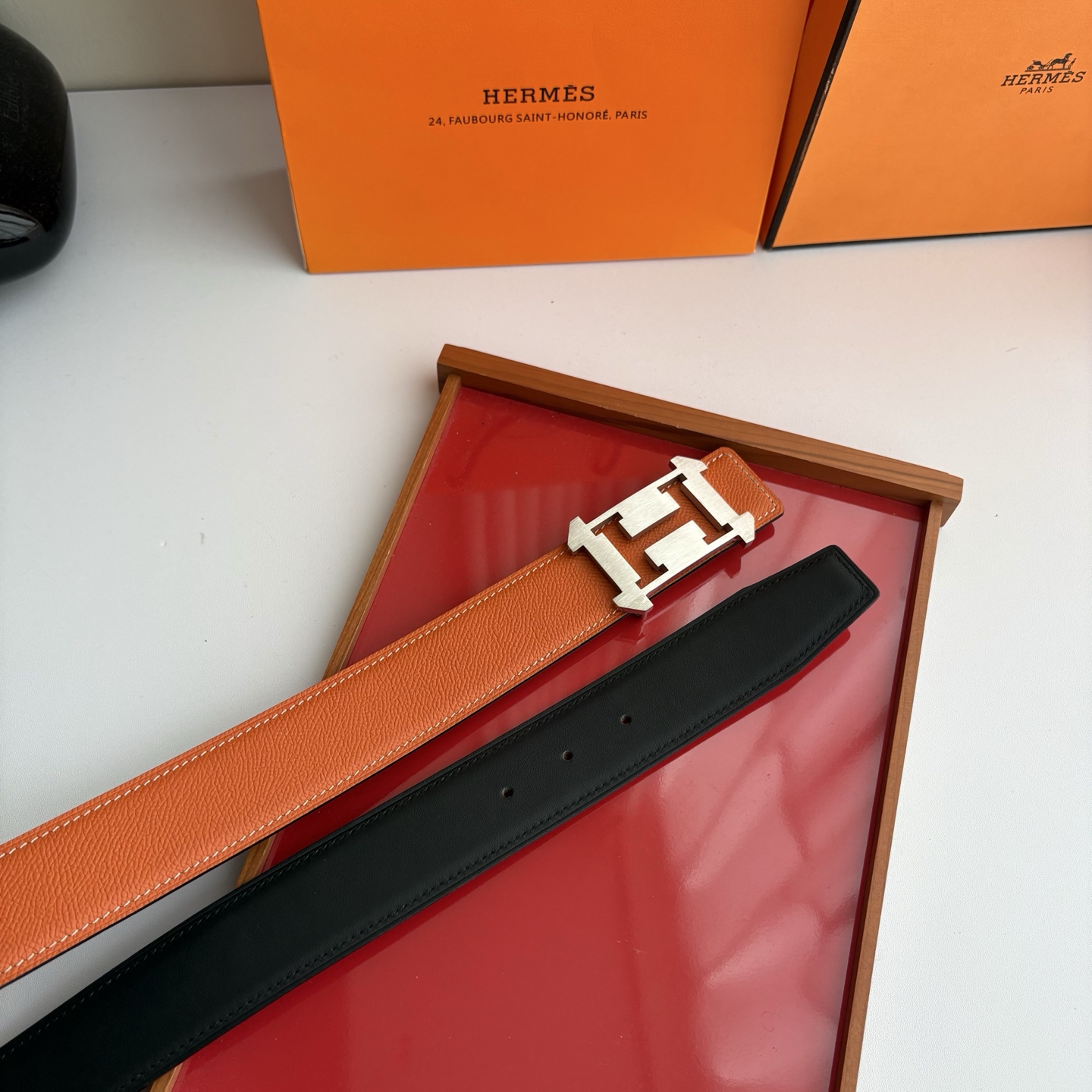 【爱马仕】Hermes 原单爱马仕，宽3.8cm进口原版皮带身，双面可两面用，精品电镀五金 ！