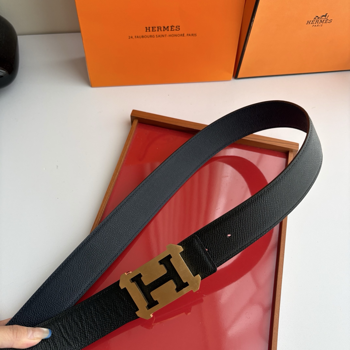 【爱马仕】Hermes 原单爱马仕，宽3.8cm进口原版皮带身，双面可两面用，精品电镀五金 ！