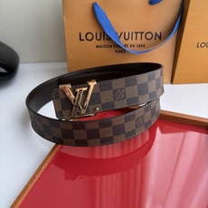 LOUIS VUITTON经典原单品质,一面经典印花一面原版皮底,搭配原单精品钢扣,精工制作,细节看图,实物拍摄,高端奢 LOUIS VUITTON经典原单品质,一面经典印花一面原版皮底,搭配原单精品钢扣,精工制作,细节看图,实物拍摄,高端奢