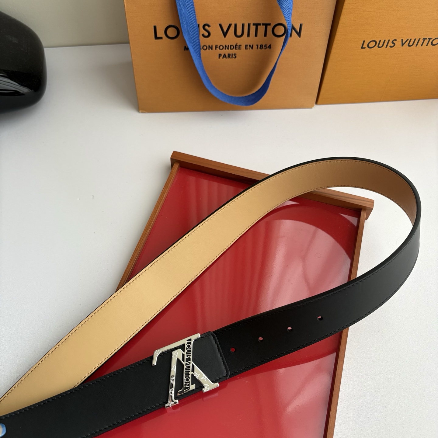 LOUIS VUITTON经典原单品质，双面经典平纹搭配原单精品钢扣，精工制作，细节看图，实物拍摄，高端奢华，宽度4.0