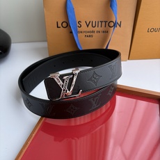 LOUIS VUITTON经典原单品质,一面经典压花一面平纹,精工制作,细节看图,实物拍摄,高端奢华,宽度4.0cm LOUIS VUITTON经典原单品质,一面经典压花一面平纹,精工制作,细节看图,实物拍摄,高端奢华,宽度4.0cm