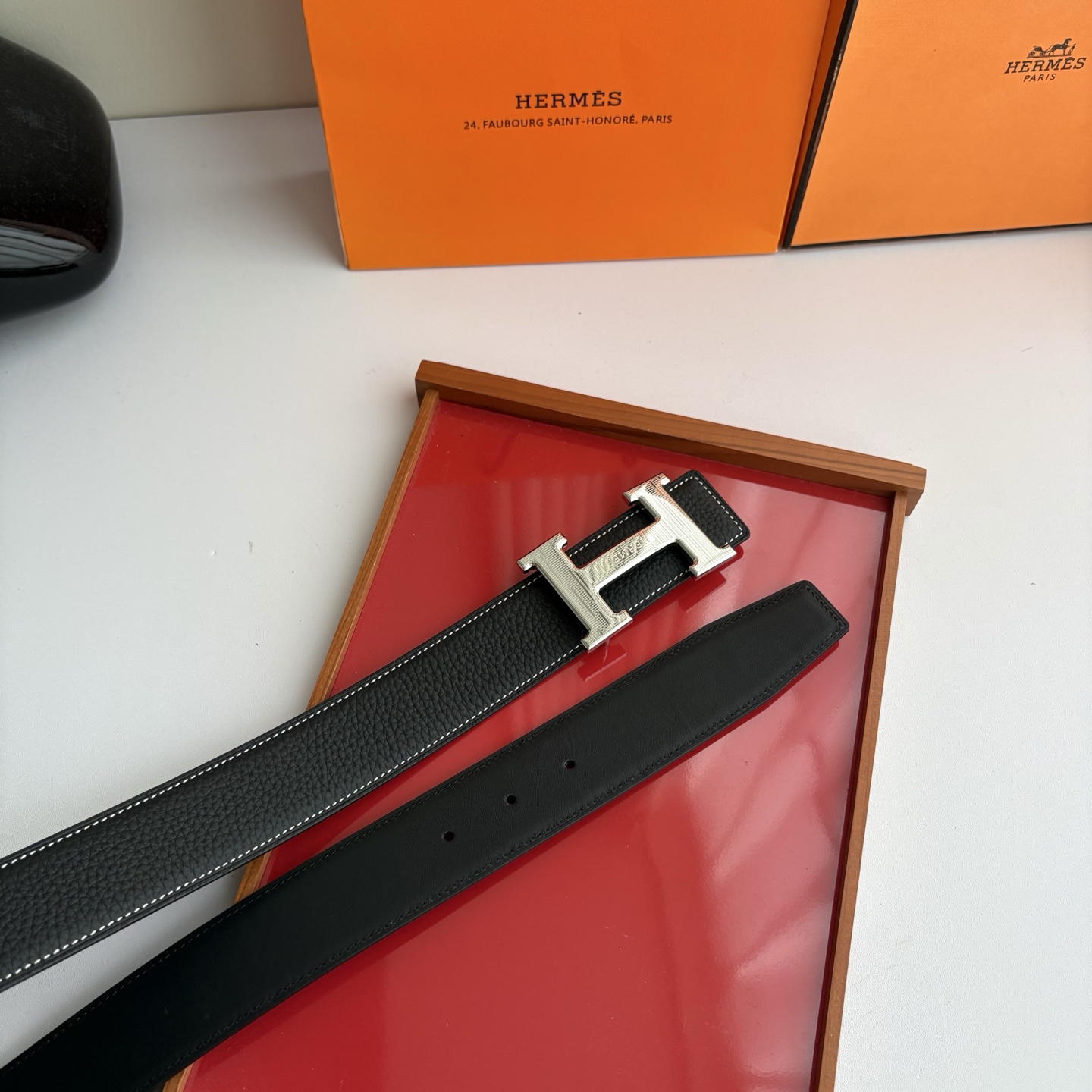 【爱马仕】Hermes 原单爱马仕，宽3.8cm进口原版皮带身，双面可两面用，精品电镀五金 ！