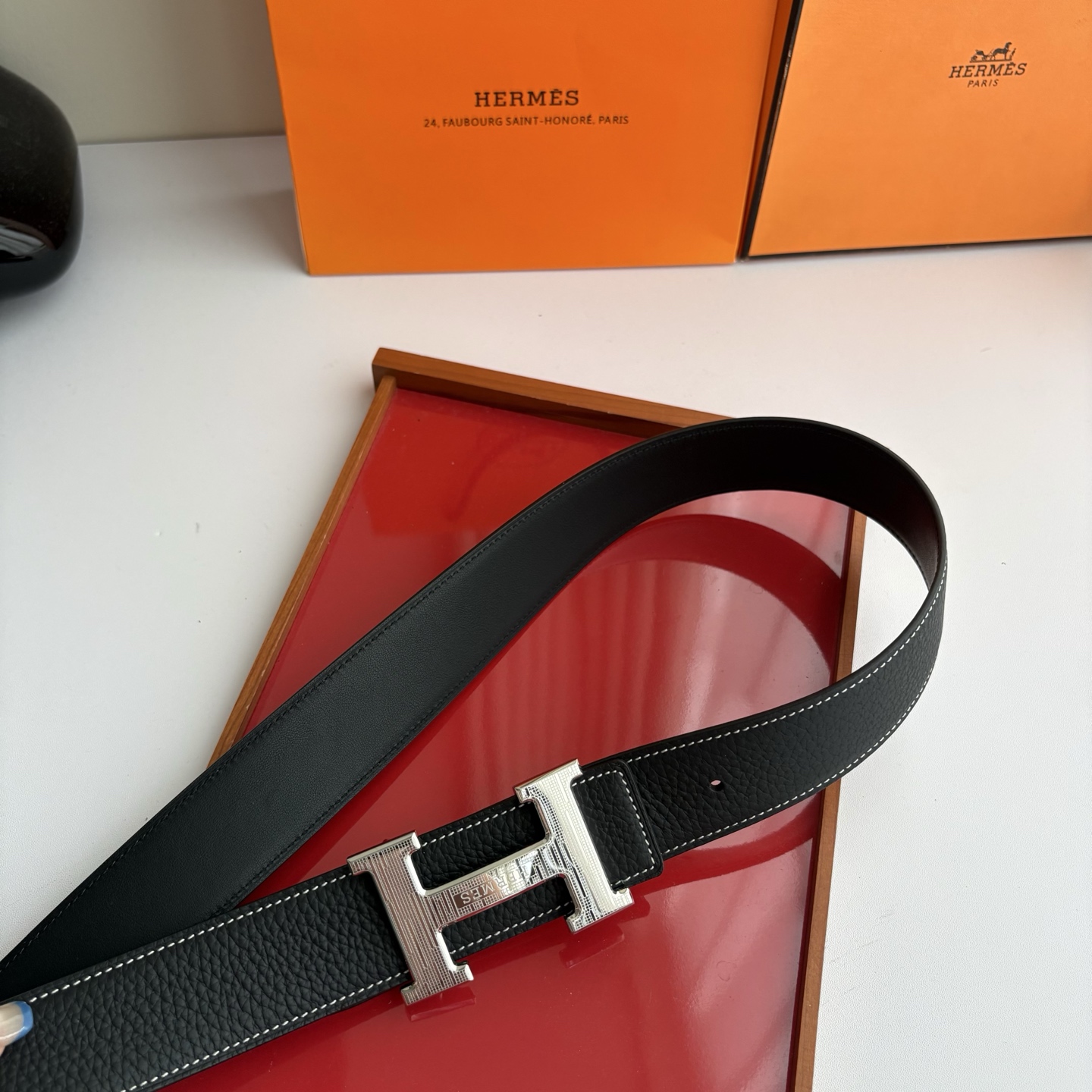 【爱马仕】Hermes 原单爱马仕，宽3.8cm进口原版皮带身，双面可两面用，精品电镀五金 ！