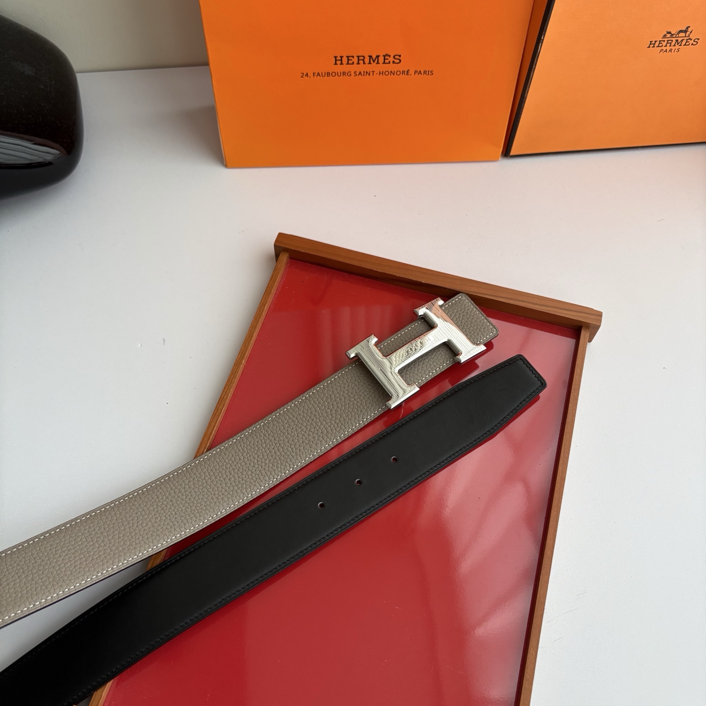 【爱马仕】Hermes 原单爱马仕，宽3.8cm进口原版皮带身，双面可两面用，精品电镀五金 ！
