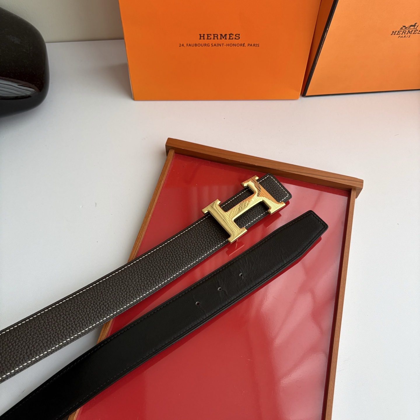 【爱马仕】Hermes 原单爱马仕，宽3.8cm进口原版皮带身，双面可两面用，精品电镀五金 ！