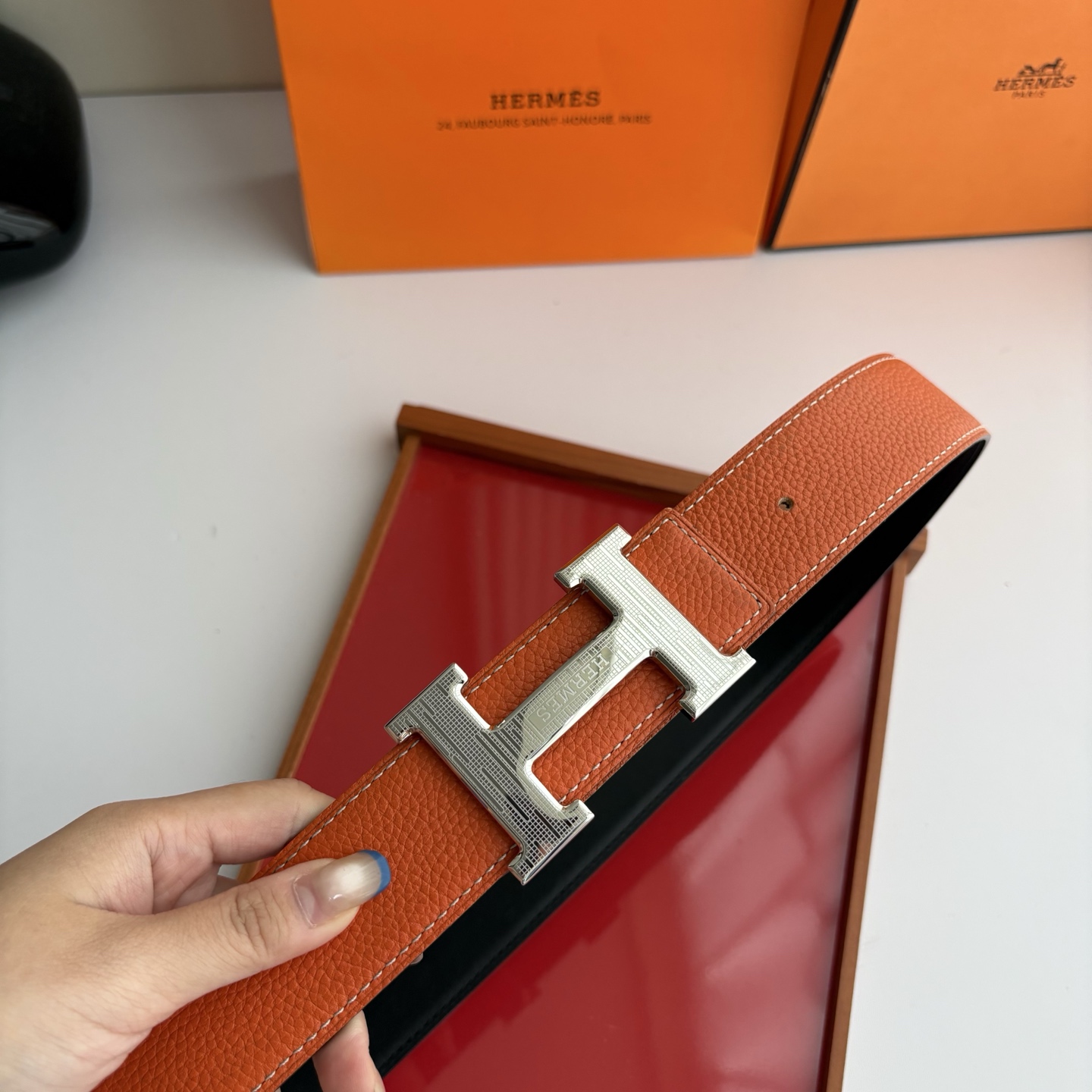 【爱马仕】Hermes 原单爱马仕，宽3.8cm进口原版皮带身，双面可两面用，精品电镀五金 ！
