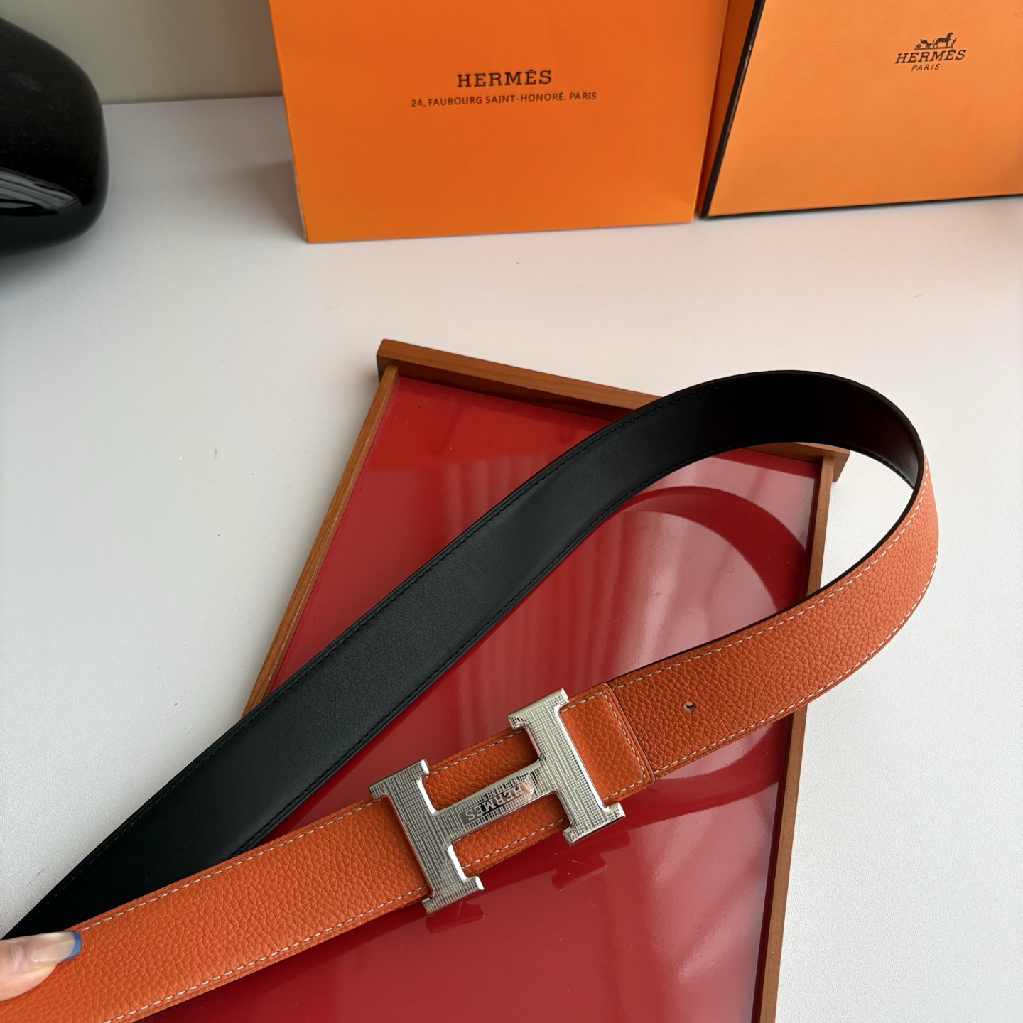 【爱马仕】Hermes 原单爱马仕，宽3.8cm进口原版皮带身，双面可两面用，精品电镀五金 ！