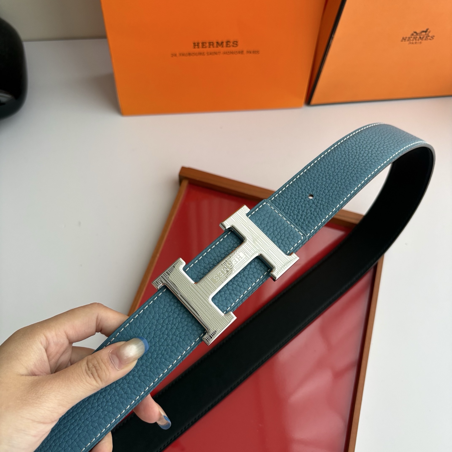【爱马仕】Hermes 原单爱马仕，宽3.8cm进口原版皮带身，双面可两面用，精品电镀五金 ！