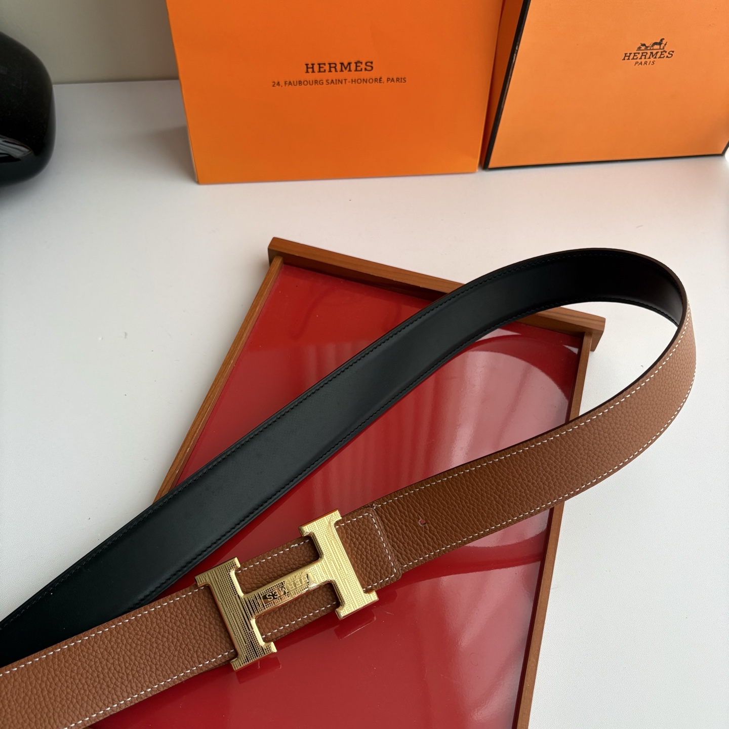 【爱马仕】Hermes 原单爱马仕，宽3.8cm进口原版皮带身，双面可两面用，精品电镀五金 ！