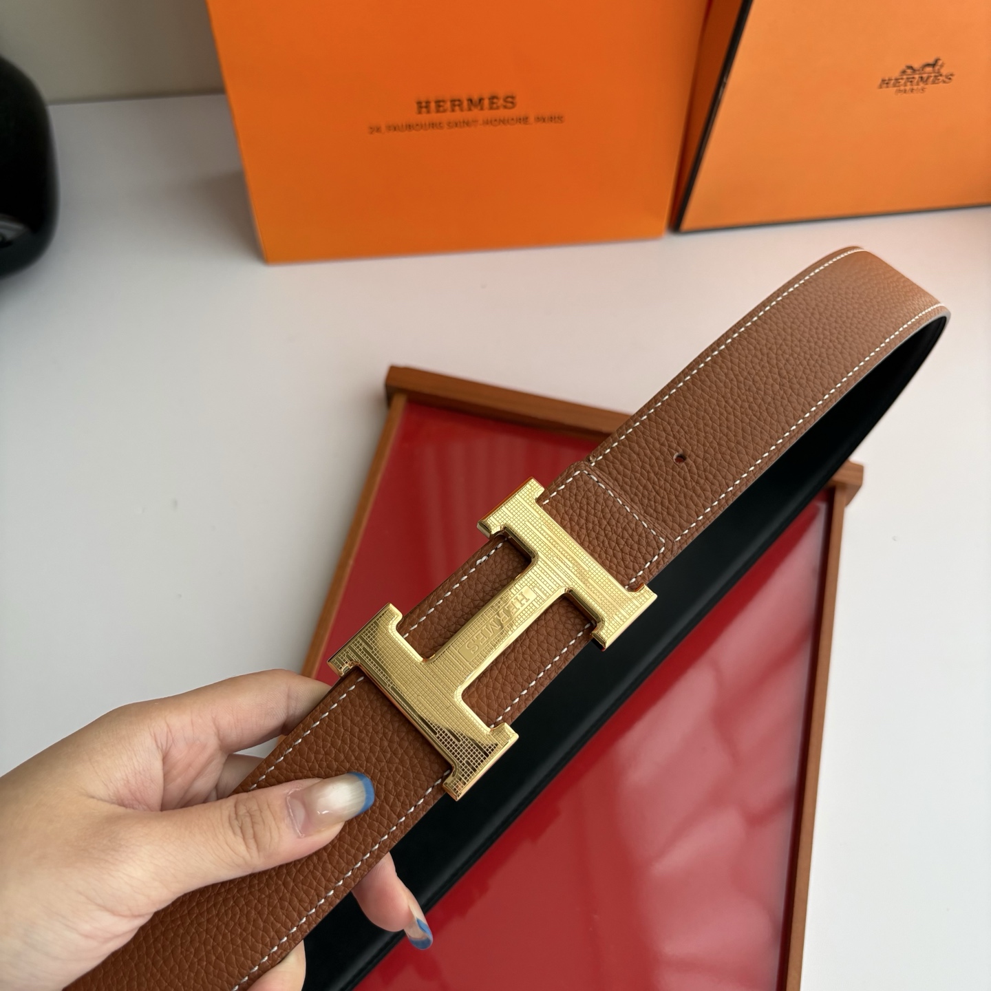 【爱马仕】Hermes 原单爱马仕，宽3.8cm进口原版皮带身，双面可两面用，精品电镀五金 ！