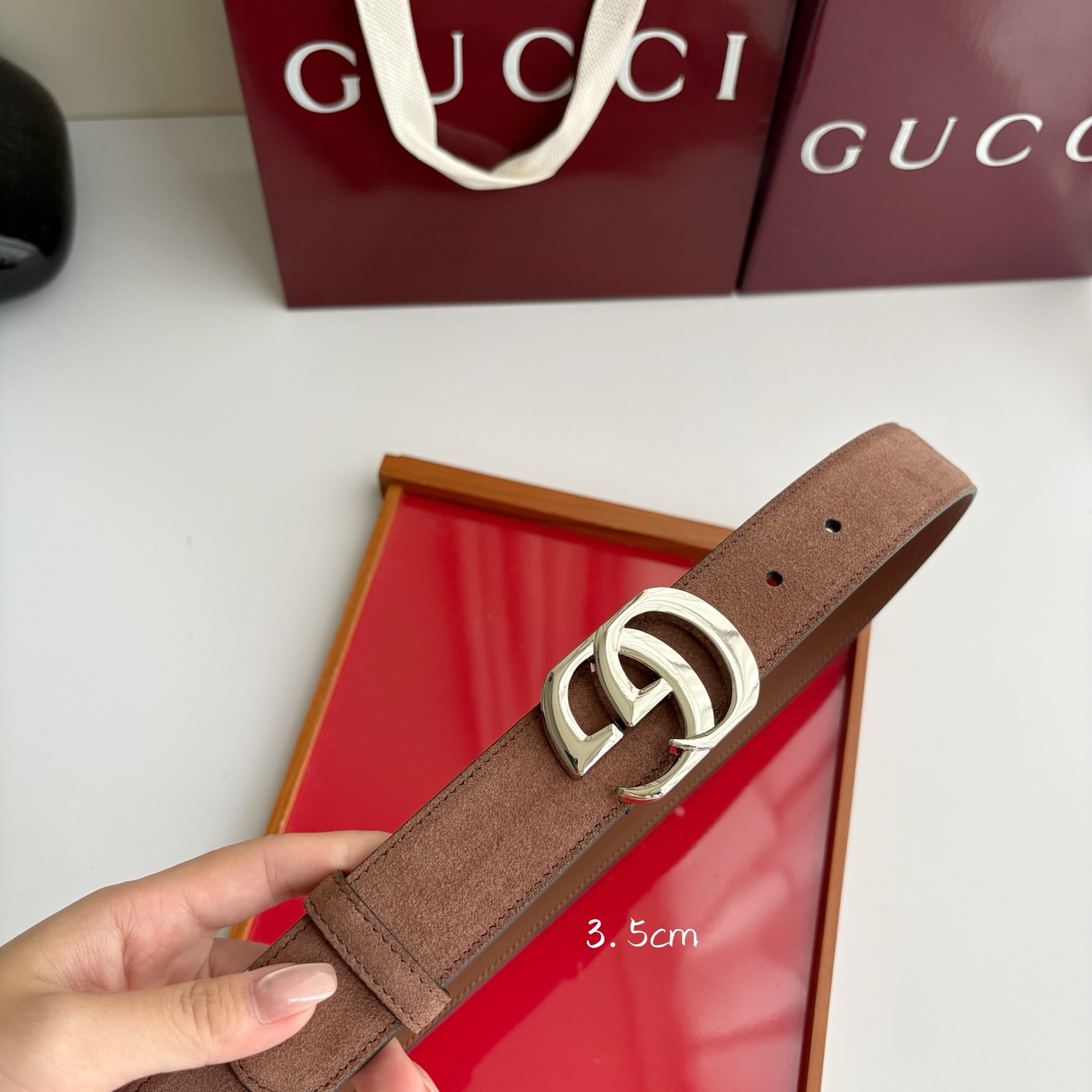 Gucci 经典原单品质，绒面材质搭配同色系皮底，精品铜扣，精工制作，细节看图，实物拍摄，高端奢华，宽度3.5cm