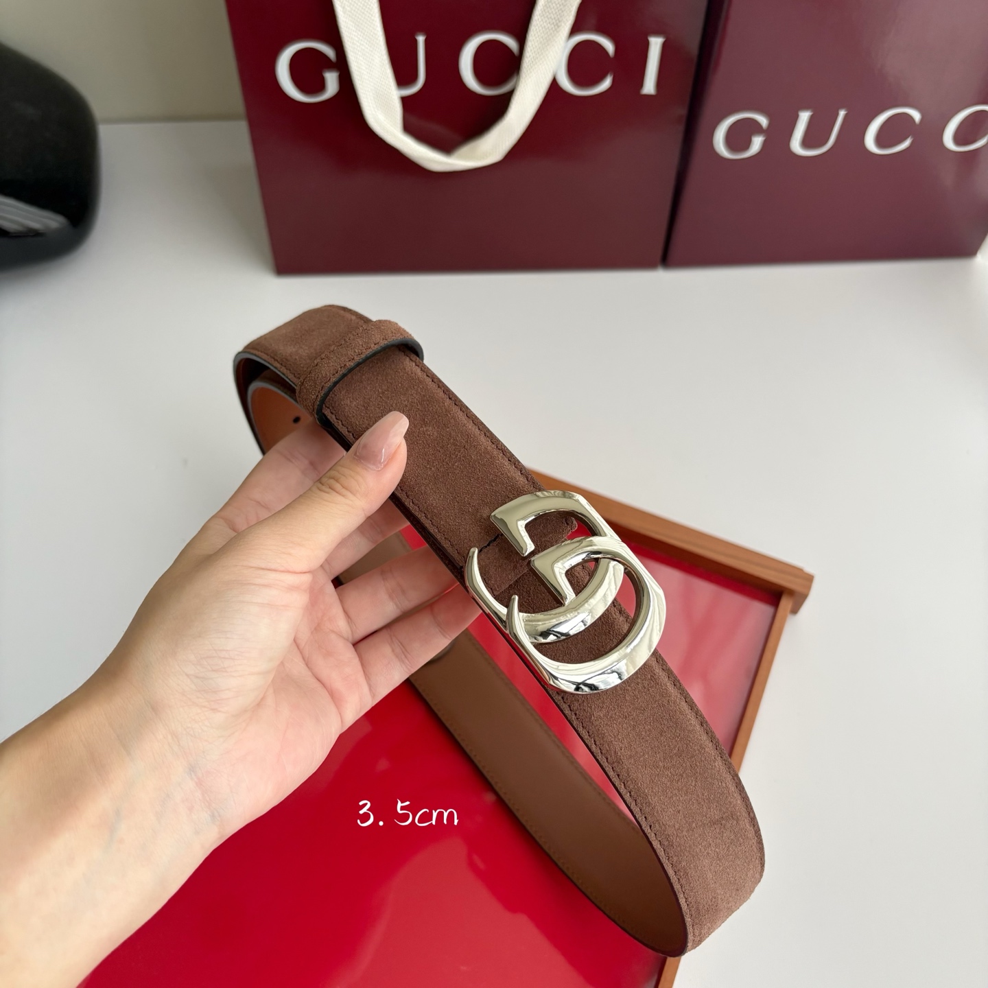 Gucci 经典原单品质，绒面材质搭配同色系皮底，精品铜扣，精工制作，细节看图，实物拍摄，高端奢华，宽度3.5cm