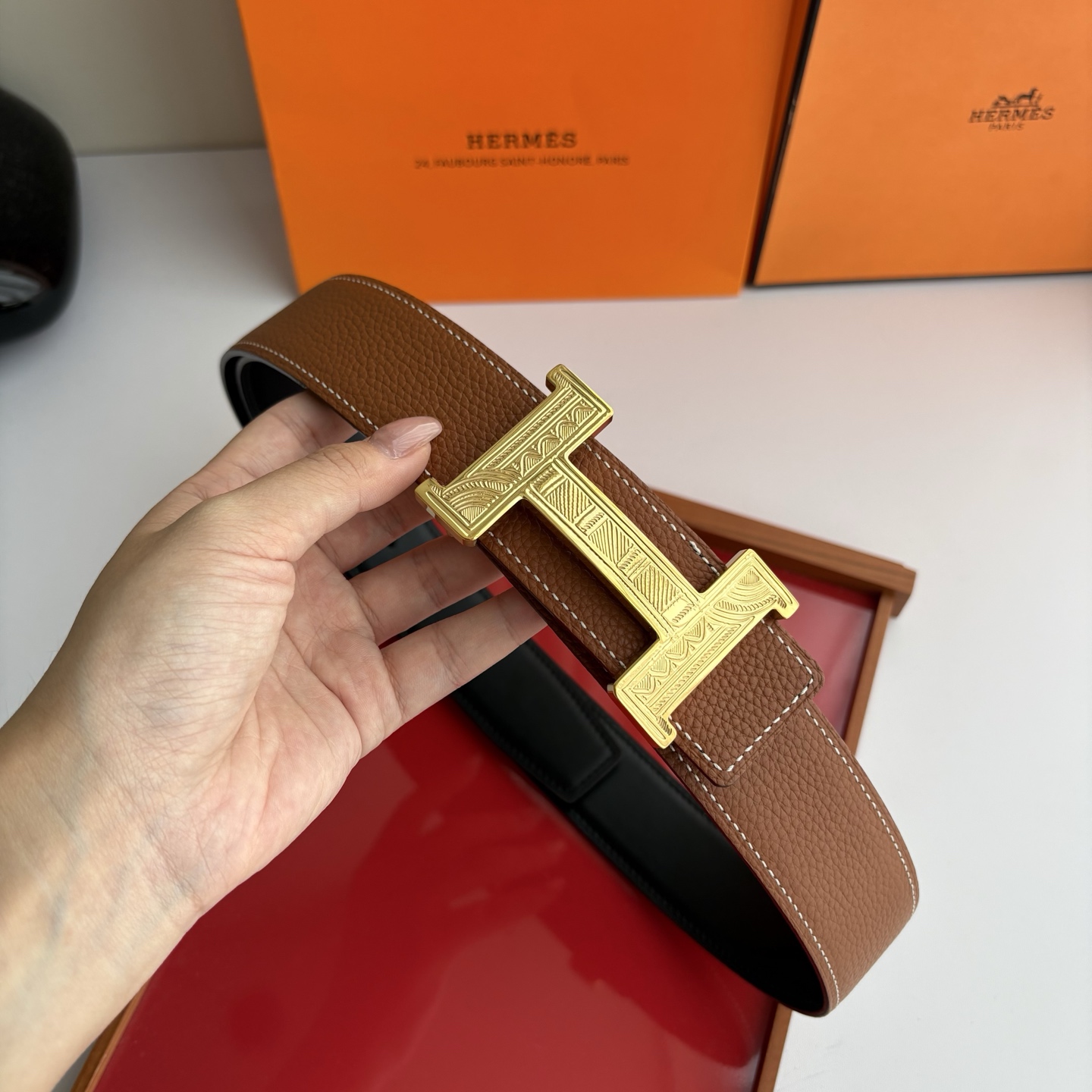 【爱马仕】Hermes 原单爱马仕，宽3.8cm进口原版皮带身，双面可两面用，精品电镀五金 ！