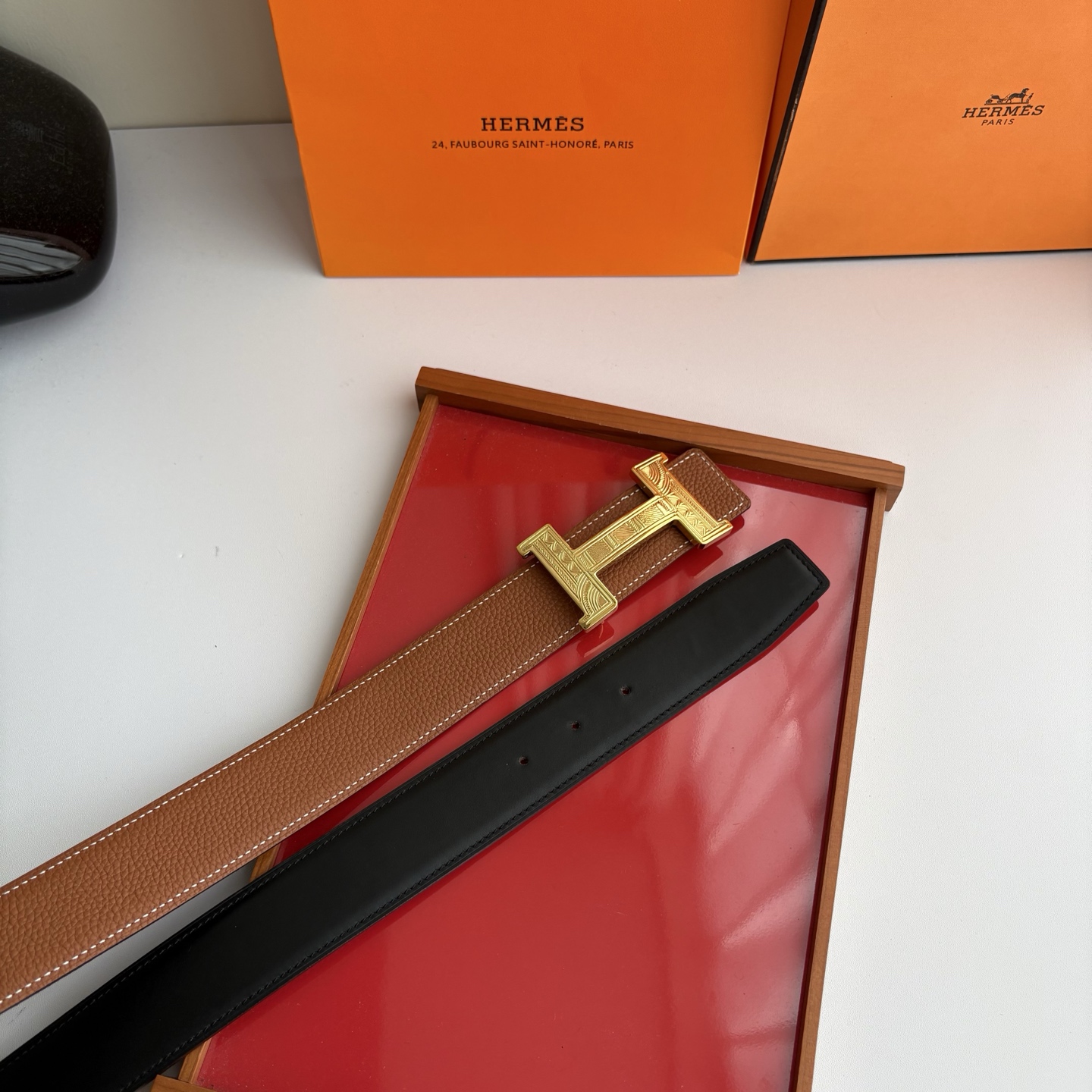 【爱马仕】Hermes 原单爱马仕，宽3.8cm进口原版皮带身，双面可两面用，精品电镀五金 ！